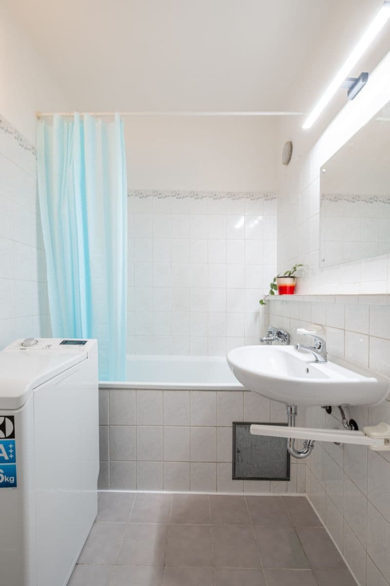 3 bedroom flat to rent, 73 m², Pod Lysinami, Prague, Prague 3 bedroom flat to rent, 73 m², Pod Lysinami, Prague, Prague