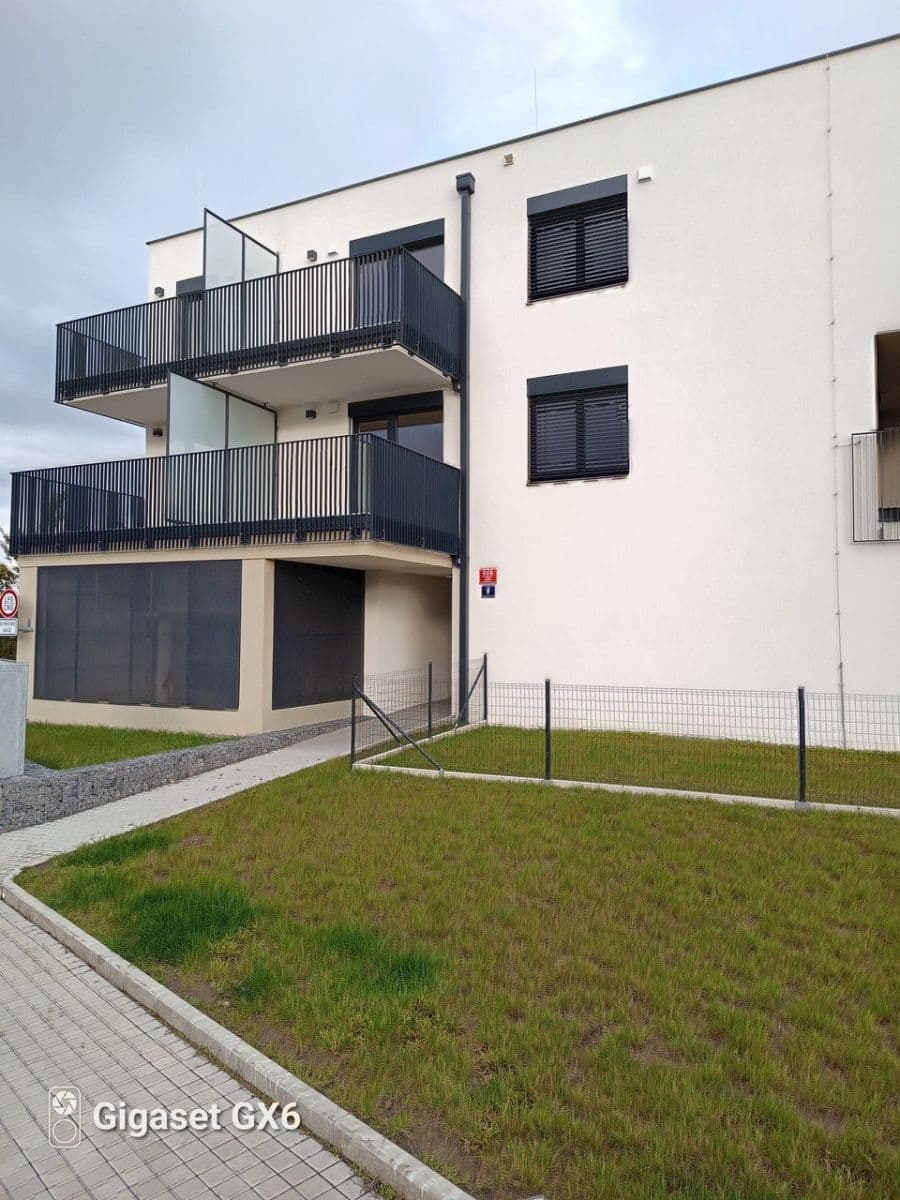 Studio flat to rent, 32 m², Strážovická, Prague, Prague Studio flat to rent, 32 m², Strážovická, Prague, Prague