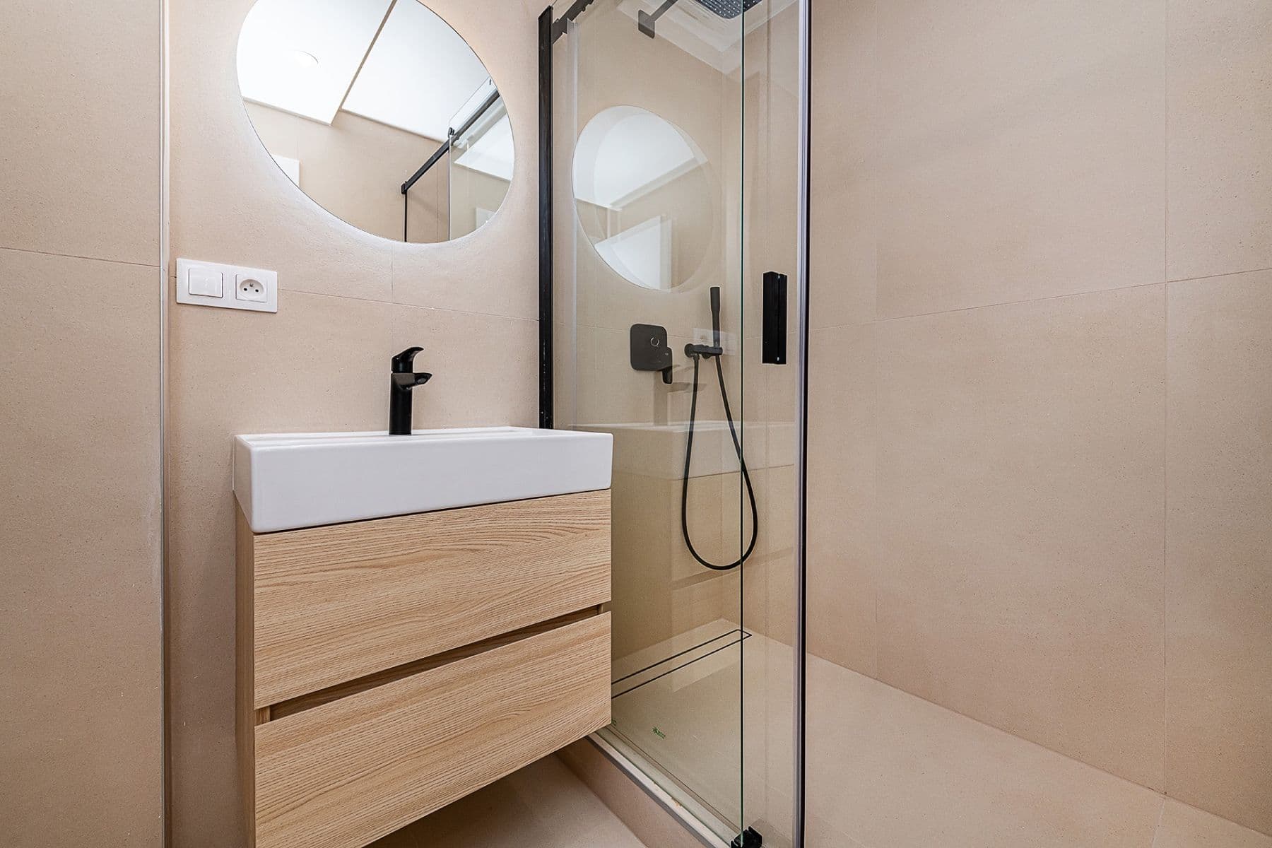 4 bedroom with open-plan kitchen flat for sale, 84 m², Blatnická, Brno, Jihomoravský Region 4 bedroom with open-plan kitchen flat for sale, 84 m², Blatnická, Brno, Jihomoravský Region