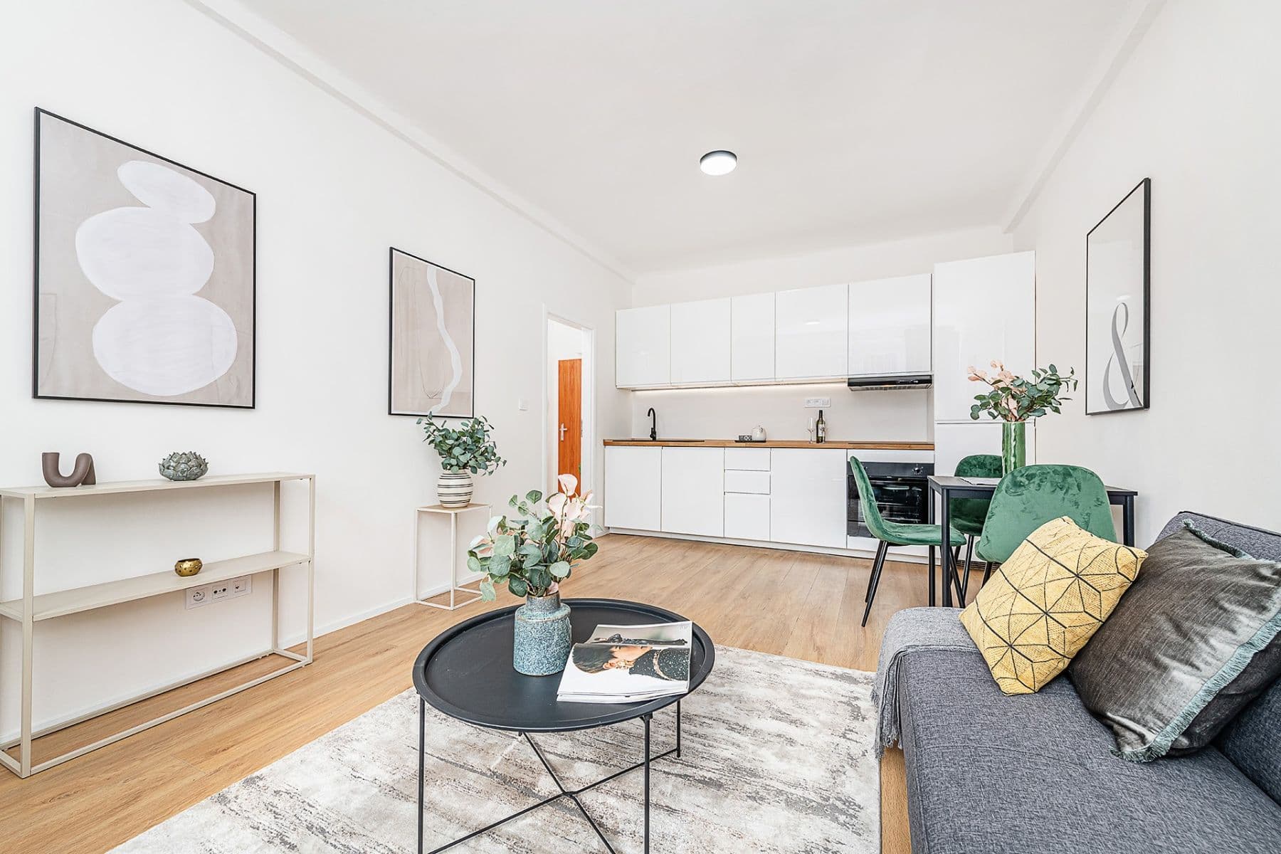 1 bedroom with open-plan kitchen flat for sale, 39 m², Průběžná, Prague, Prague 1 bedroom with open-plan kitchen flat for sale, 39 m², Průběžná, Prague, Prague