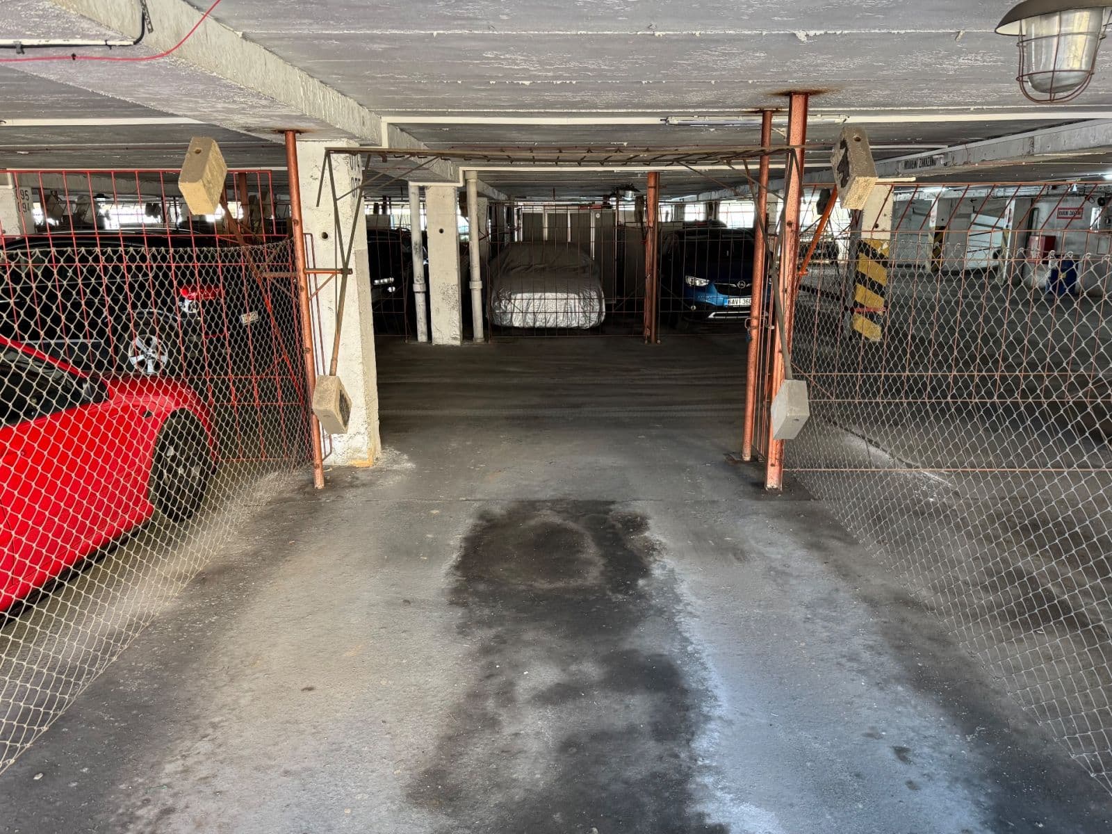 garage to rent, 18 m², Lovosická, Prague, Prague garage to rent, 18 m², Lovosická, Prague, Prague