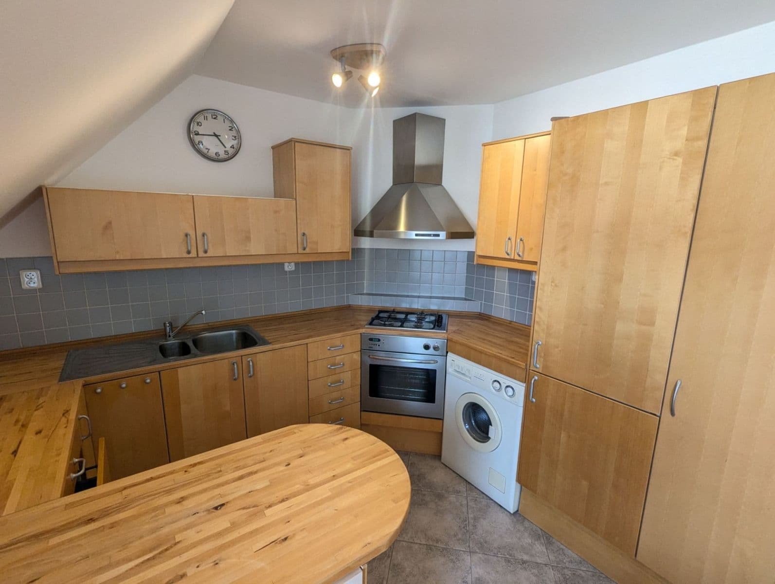 1 bedroom with open-plan kitchen flat to rent, 67 m², Evropská, Prague, Prague 1 bedroom with open-plan kitchen flat to rent, 67 m², Evropská, Prague, Prague