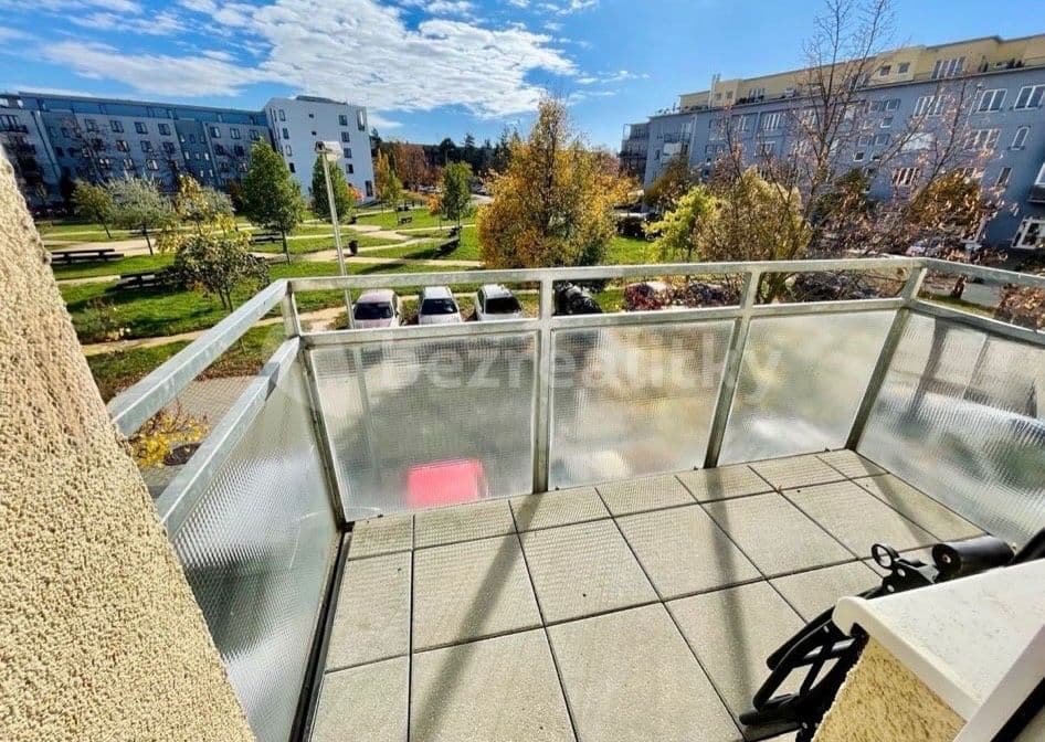 1 bedroom with open-plan kitchen flat to rent, 58 m², Jaromíra Vejvody, Prague, Prague 1 bedroom with open-plan kitchen flat to rent, 58 m², Jaromíra Vejvody, Prague, Prague