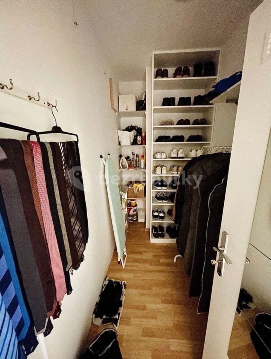 1 bedroom with open-plan kitchen flat to rent, 58 m², Jaromíra Vejvody, Prague, Prague 1 bedroom with open-plan kitchen flat to rent, 58 m², Jaromíra Vejvody, Prague, Prague