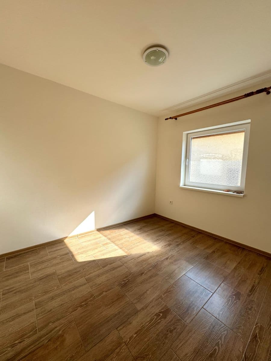 2 bedroom with open-plan kitchen flat to rent, 48 m², Zbraslavice, Středočeský Region 2 bedroom with open-plan kitchen flat to rent, 48 m², Zbraslavice, Středočeský Region