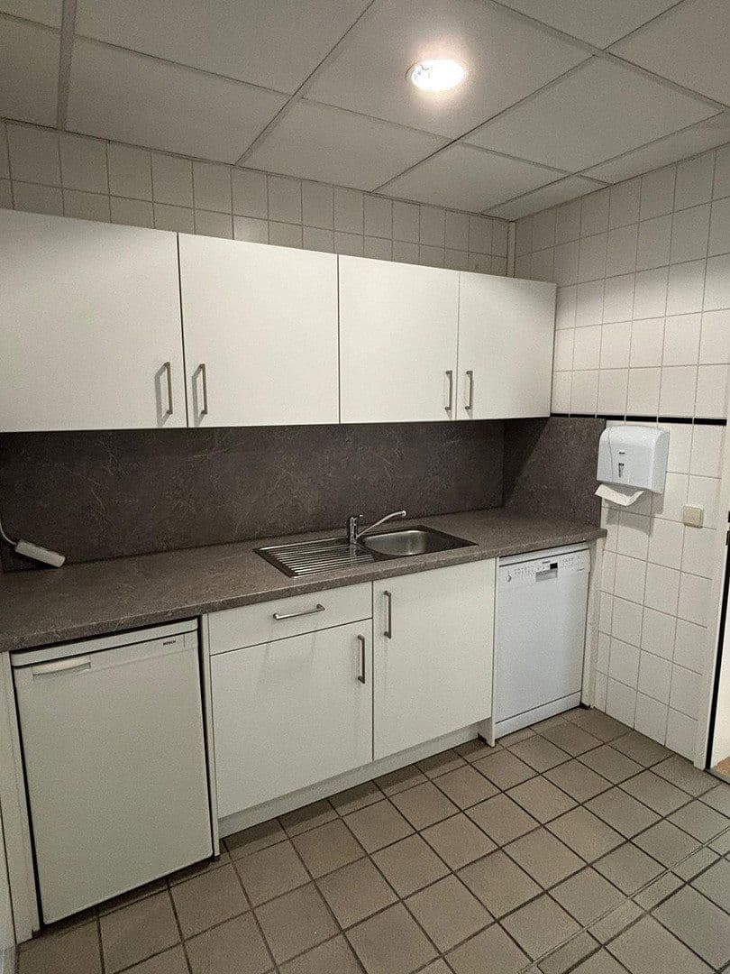 office to rent, 44 m², Wilhelmstr. 78, Reilingen, Baden-Württemberg office to rent, 44 m², Wilhelmstr. 78, Reilingen, Baden-Württemberg