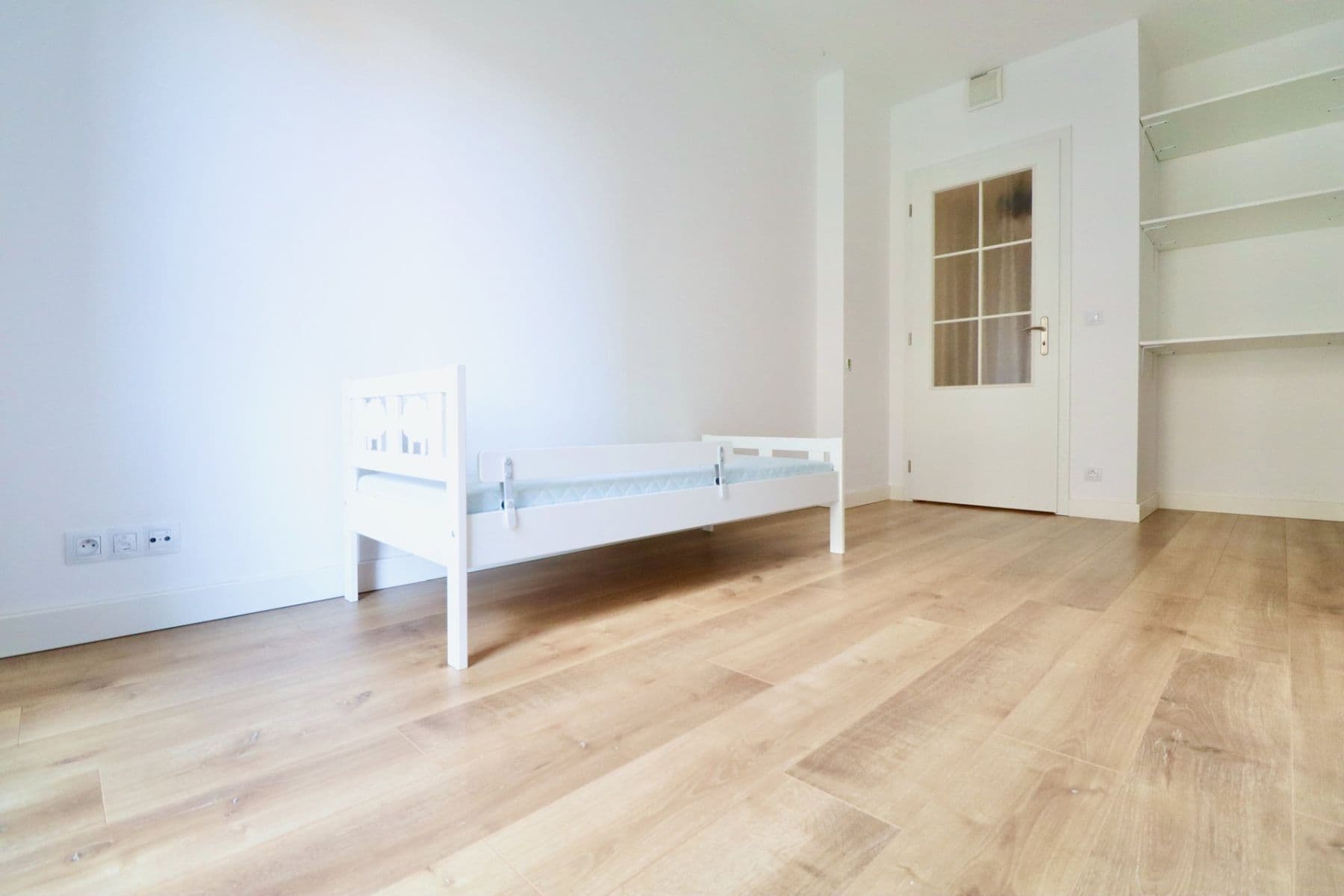 2 bedroom with open-plan kitchen flat to rent, 74 m², Petržílkova, Prague, Prague 2 bedroom with open-plan kitchen flat to rent, 74 m², Petržílkova, Prague, Prague