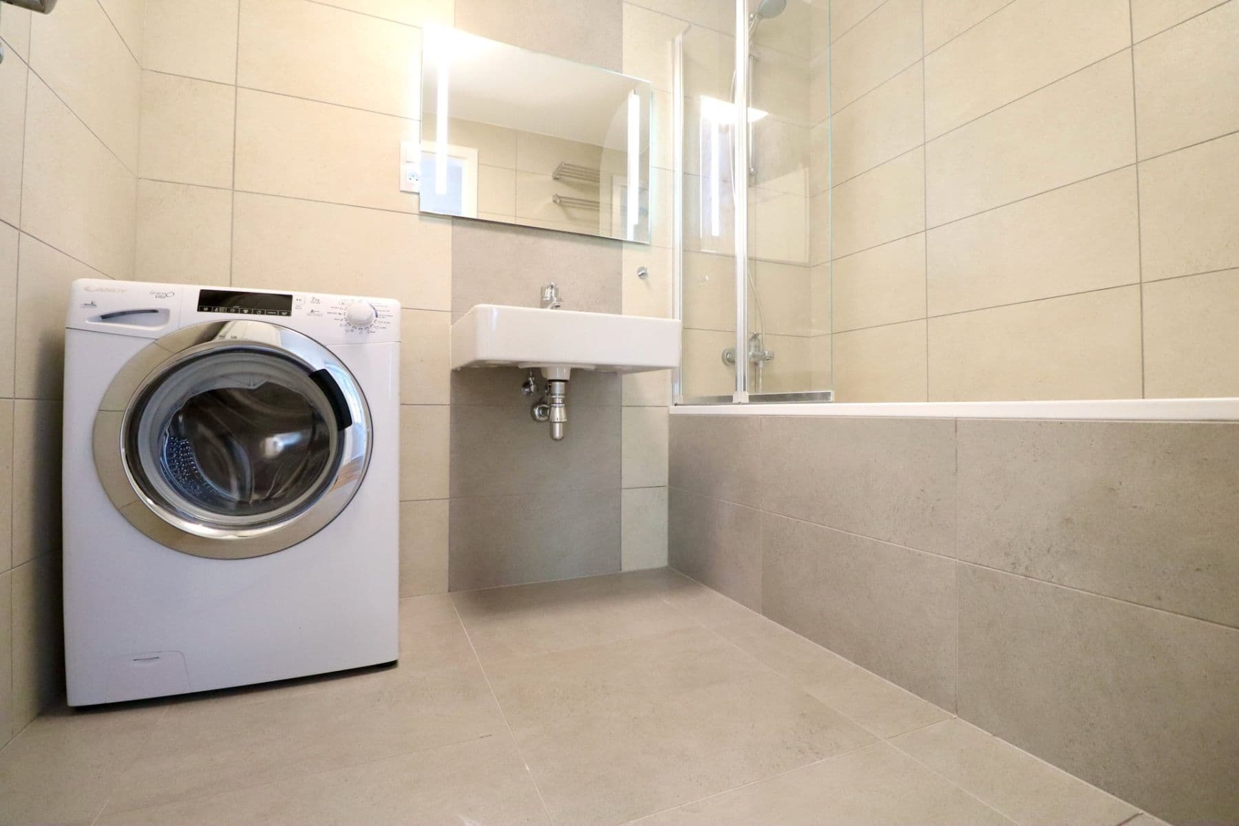 2 bedroom with open-plan kitchen flat to rent, 74 m², Petržílkova, Prague, Prague 2 bedroom with open-plan kitchen flat to rent, 74 m², Petržílkova, Prague, Prague