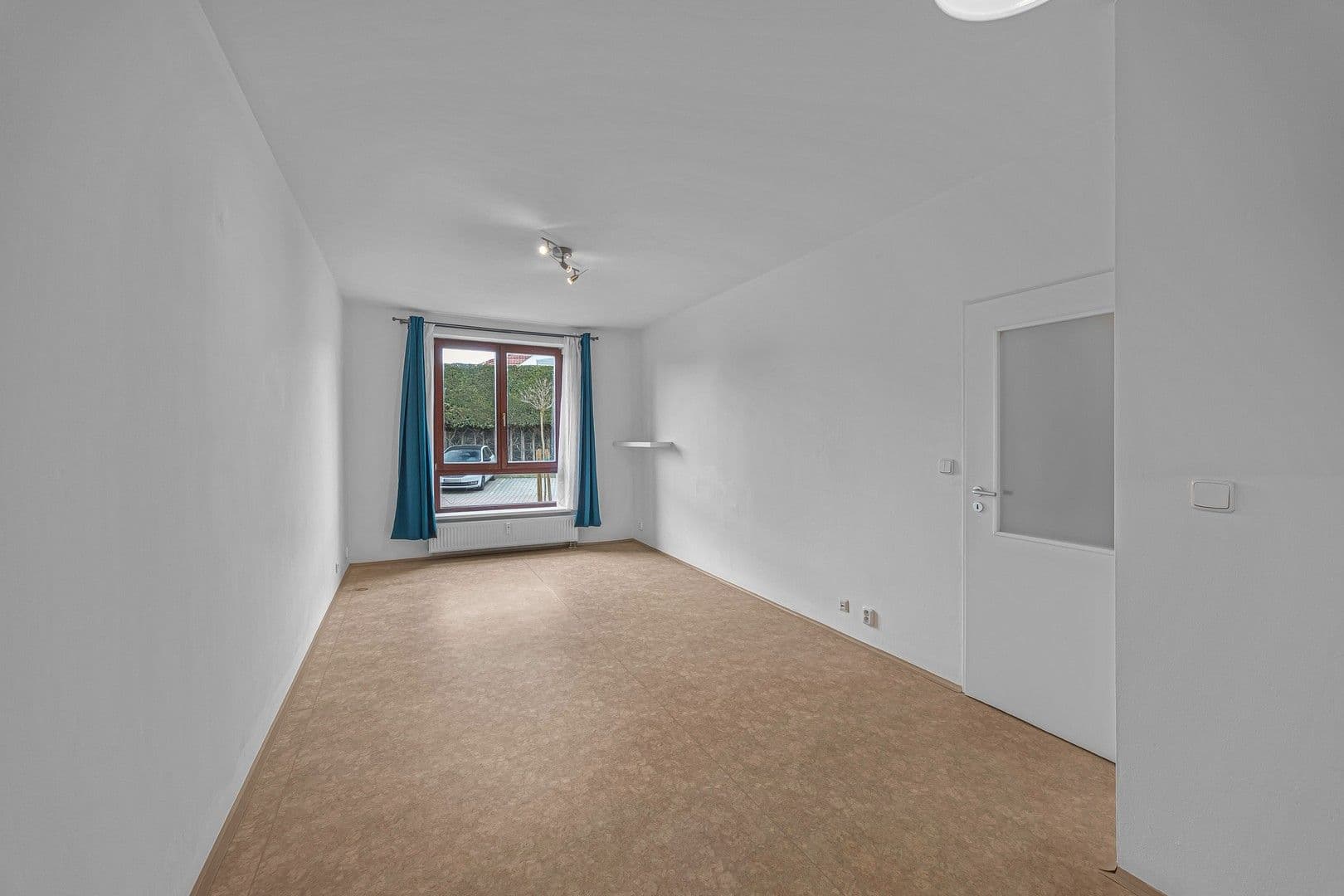 1 bedroom with open-plan kitchen flat to rent, 42 m², Jarní, Hostivice, Středočeský Region 1 bedroom with open-plan kitchen flat to rent, 42 m², Jarní, Hostivice, Středočeský Region