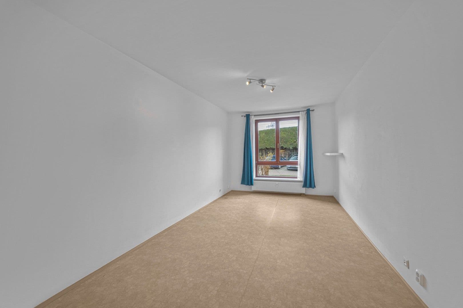 1 bedroom with open-plan kitchen flat to rent, 42 m², Jarní, Hostivice, Středočeský Region 1 bedroom with open-plan kitchen flat to rent, 42 m², Jarní, Hostivice, Středočeský Region