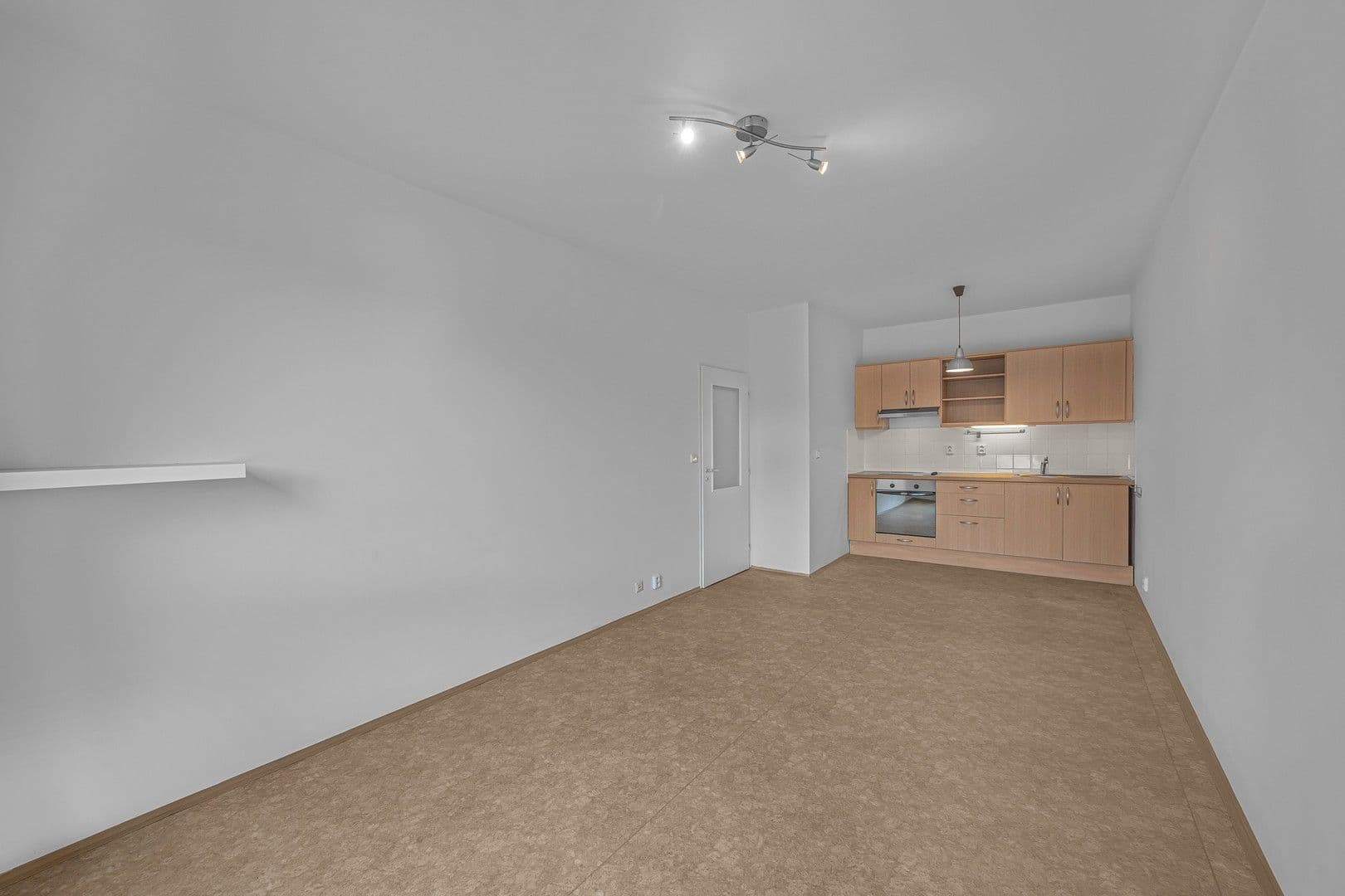 1 bedroom with open-plan kitchen flat to rent, 42 m², Jarní, Hostivice, Středočeský Region 1 bedroom with open-plan kitchen flat to rent, 42 m², Jarní, Hostivice, Středočeský Region