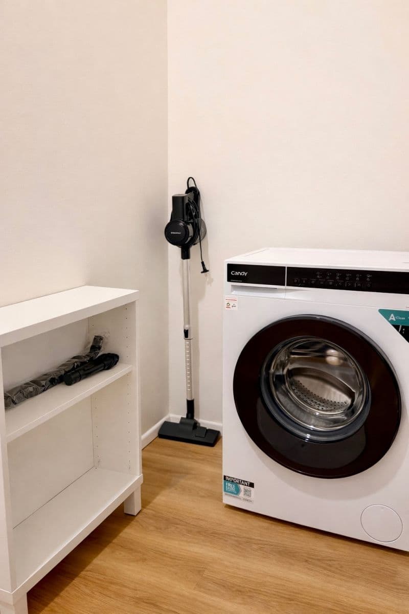 Studio flat to rent, 24 m², Staropramenná, Prague, Prague Studio flat to rent, 24 m², Staropramenná, Prague, Prague