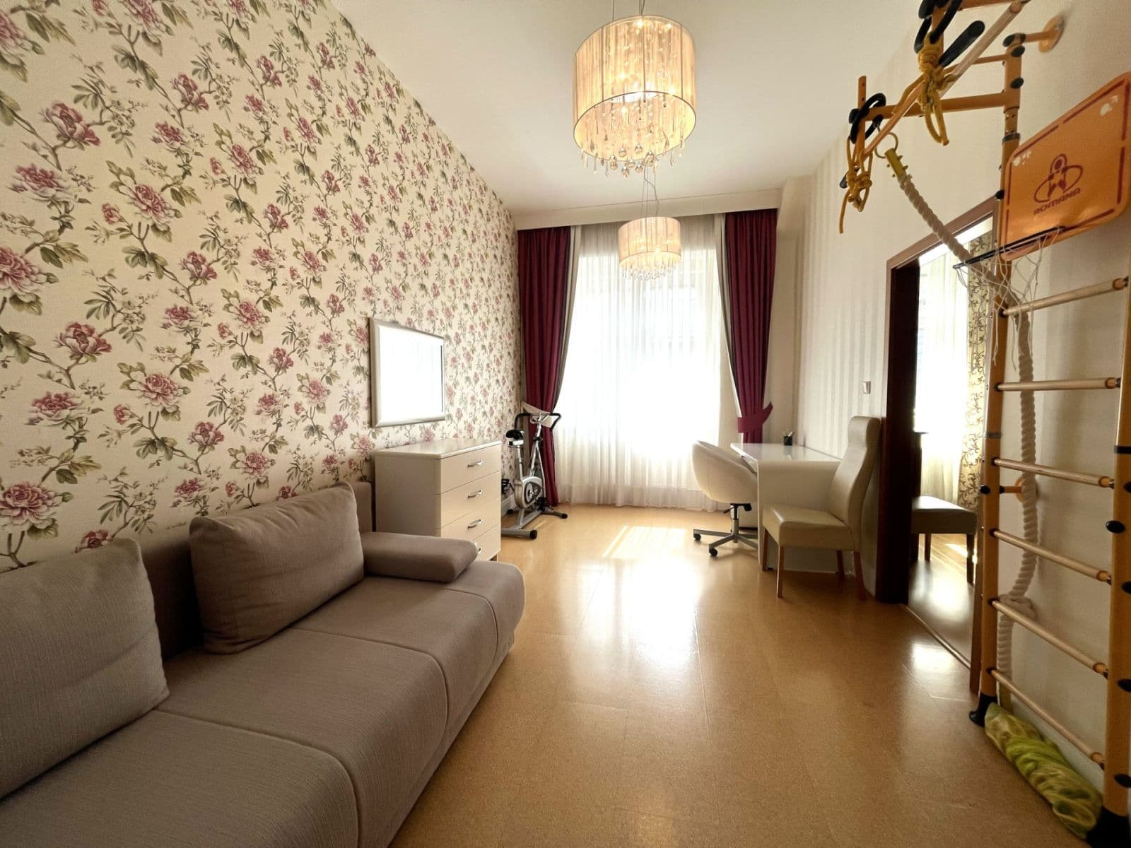 2 bedroom with open-plan kitchen flat to rent, 98 m², Puškinovo náměstí, Prague, Prague 2 bedroom with open-plan kitchen flat to rent, 98 m², Puškinovo náměstí, Prague, Prague