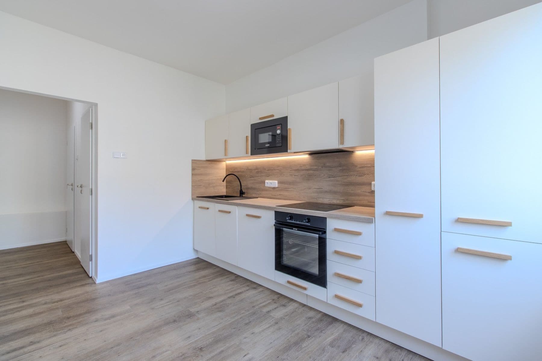 2 bedroom flat to rent, 68 m², Herálecká IV, Prague, Prague 2 bedroom flat to rent, 68 m², Herálecká IV, Prague, Prague