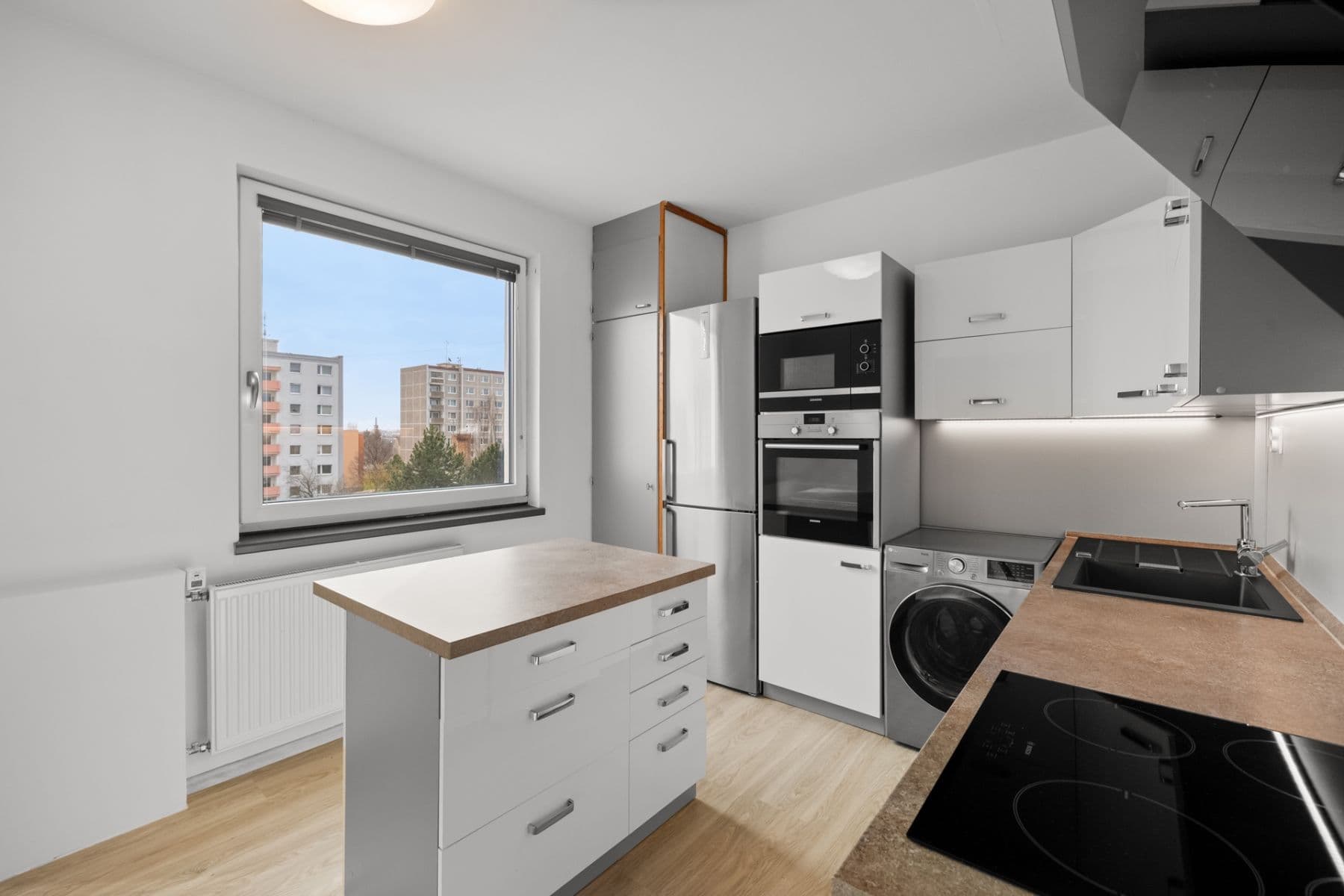 4 bedroom flat for sale, 78 m², Cyrila Boudy, Slaný, Středočeský Region 4 bedroom flat for sale, 78 m², Cyrila Boudy, Slaný, Středočeský Region