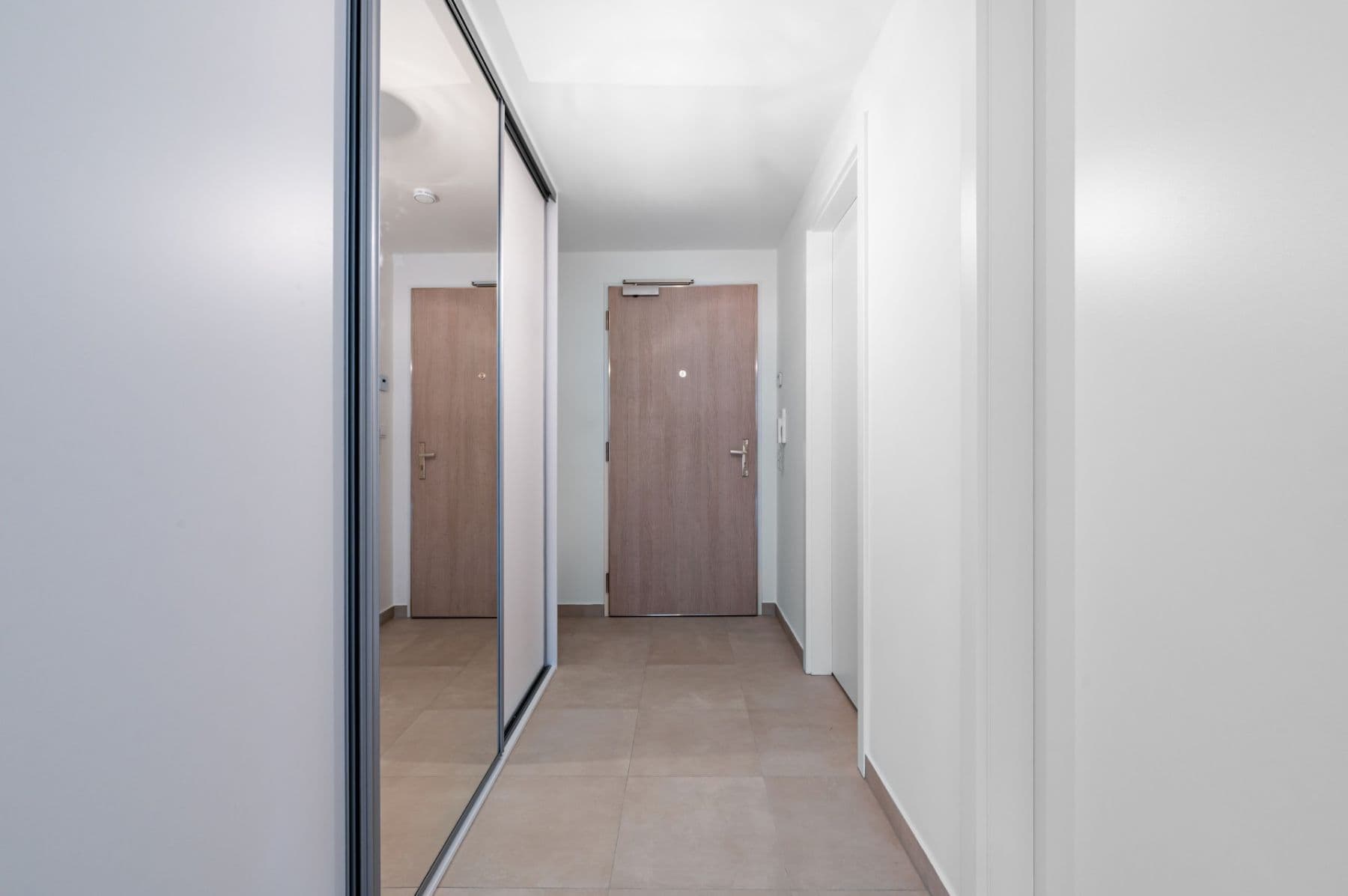 Studio flat to rent, 35 m², Gerstelova, Prague, Prague Studio flat to rent, 35 m², Gerstelova, Prague, Prague