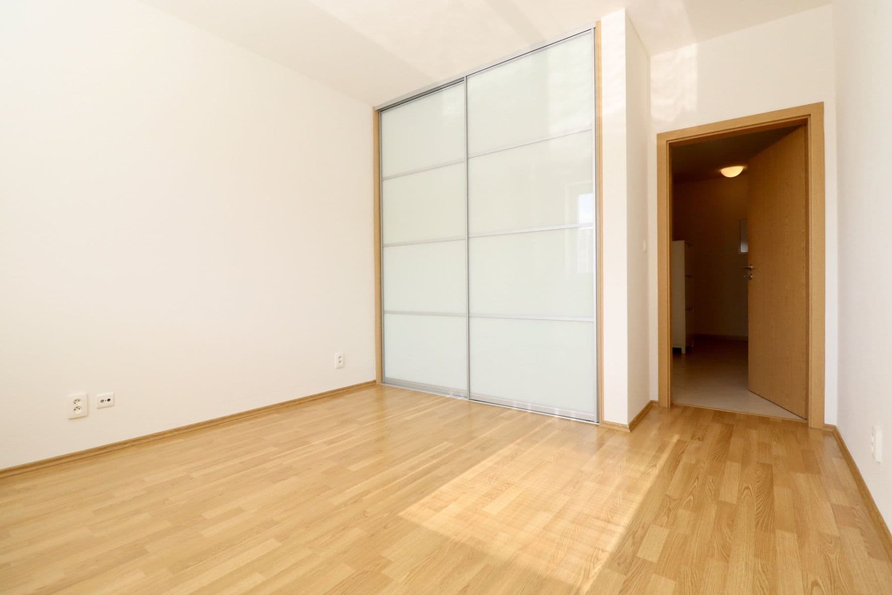 1 bedroom with open-plan kitchen flat to rent, 67 m², Přeučilova, Prague, Prague 1 bedroom with open-plan kitchen flat to rent, 67 m², Přeučilova, Prague, Prague