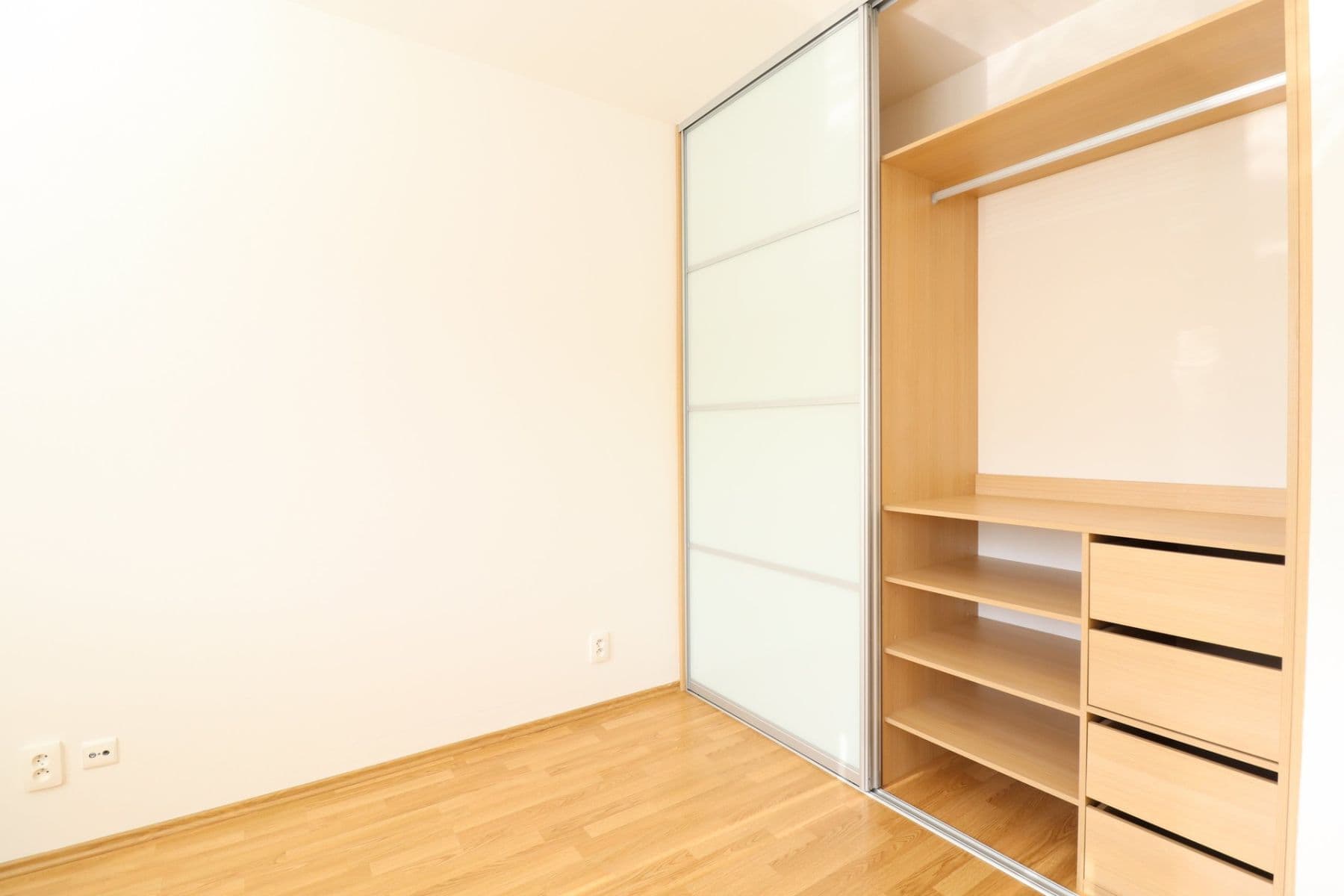 1 bedroom with open-plan kitchen flat to rent, 67 m², Přeučilova, Prague, Prague 1 bedroom with open-plan kitchen flat to rent, 67 m², Přeučilova, Prague, Prague