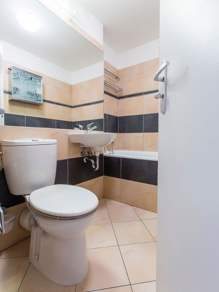 Studio flat to rent, 40 m², Skloněná, Prague, Prague Studio flat to rent, 40 m², Skloněná, Prague, Prague