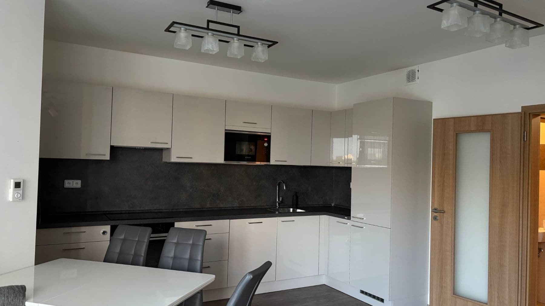 1 bedroom with open-plan kitchen flat to rent, 59 m², Zdiměřická, Prague, Prague 1 bedroom with open-plan kitchen flat to rent, 59 m², Zdiměřická, Prague, Prague