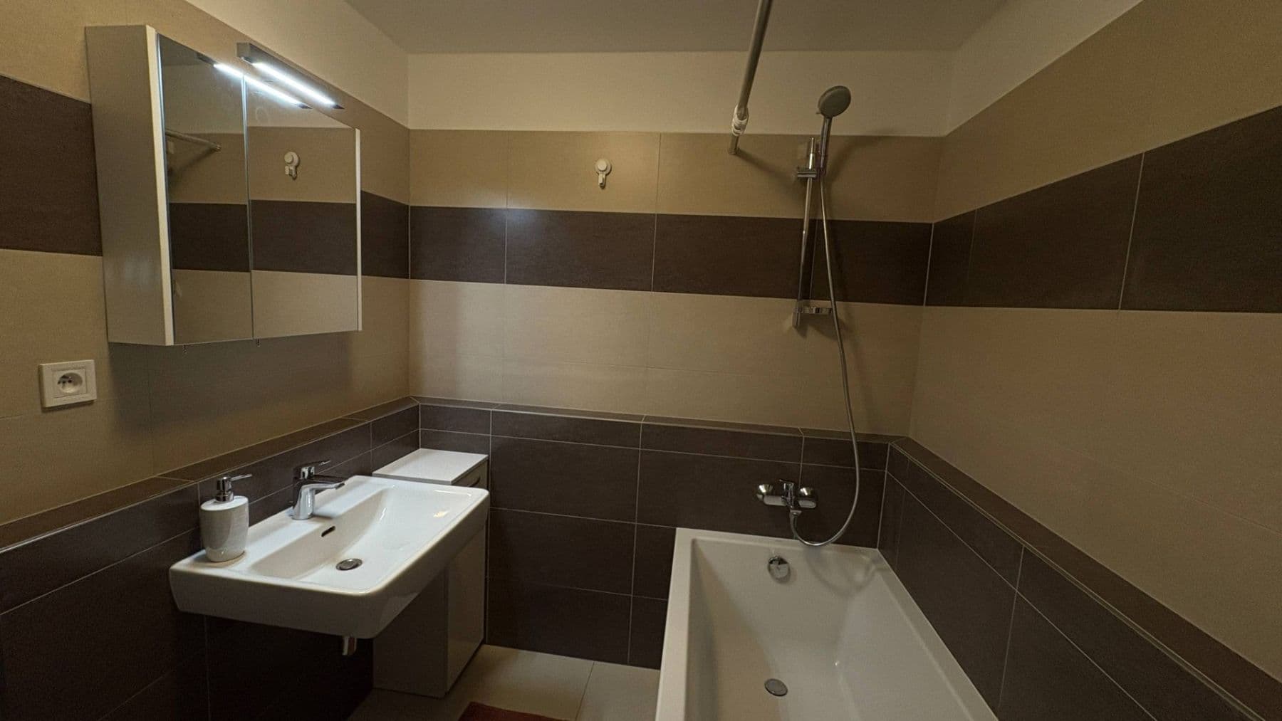 1 bedroom with open-plan kitchen flat to rent, 59 m², Zdiměřická, Prague, Prague 1 bedroom with open-plan kitchen flat to rent, 59 m², Zdiměřická, Prague, Prague