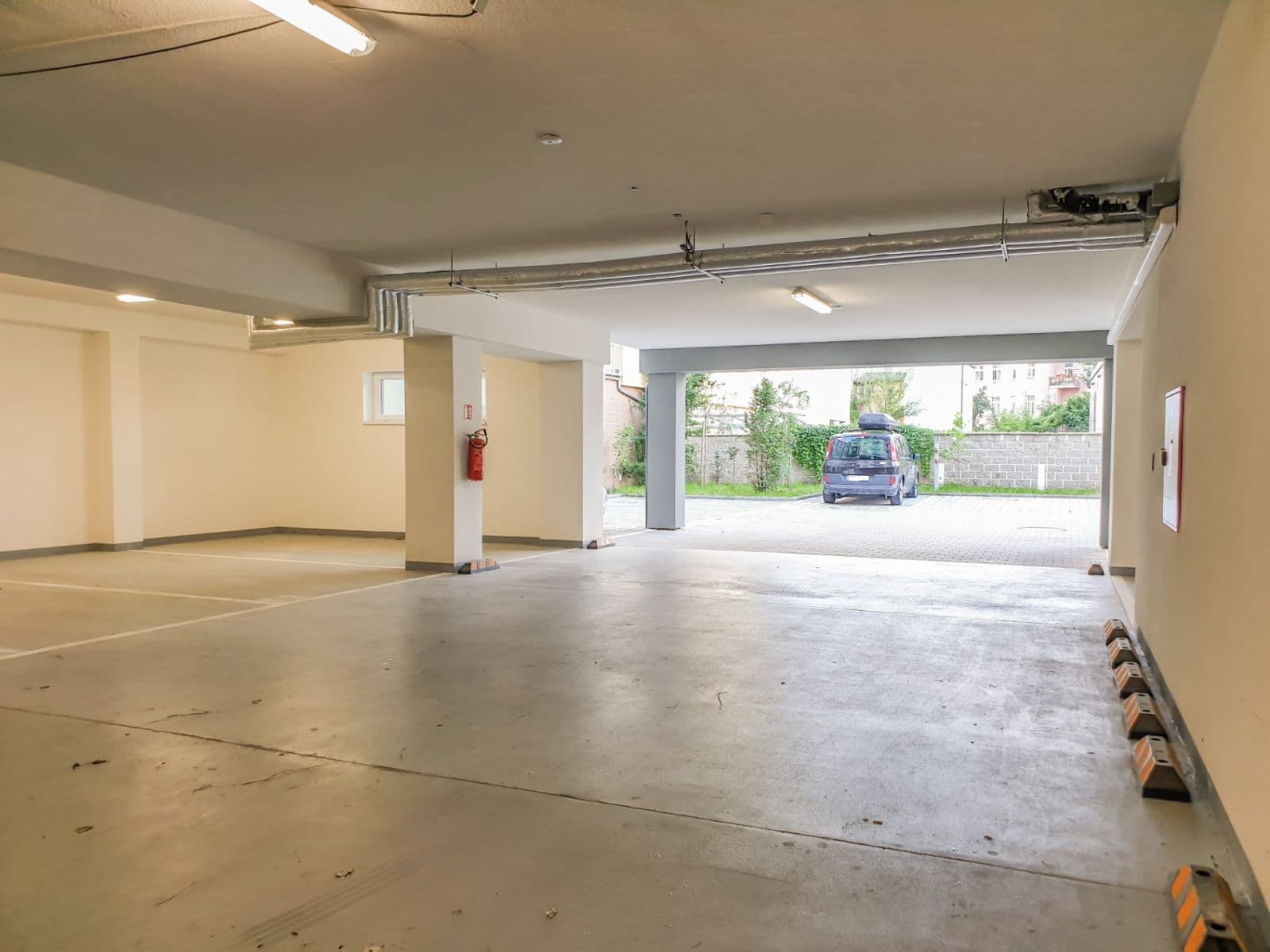 garage to rent, 14 m², Rudolfovská tř., České Budějovice, Jihočeský Region garage to rent, 14 m², Rudolfovská tř., České Budějovice, Jihočeský Region