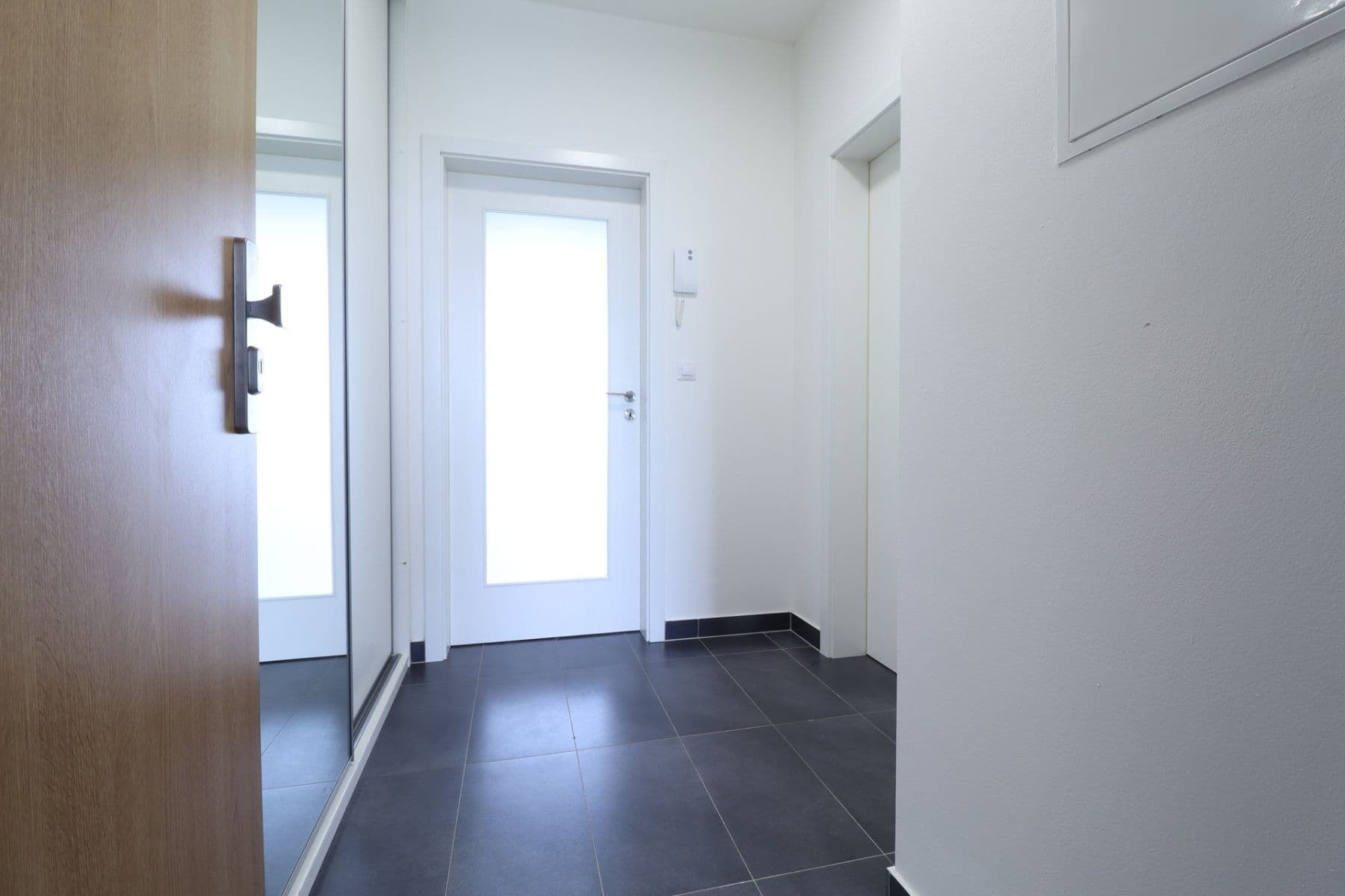 Studio flat to rent, 34 m², Modrého, Prague, Prague Studio flat to rent, 34 m², Modrého, Prague, Prague