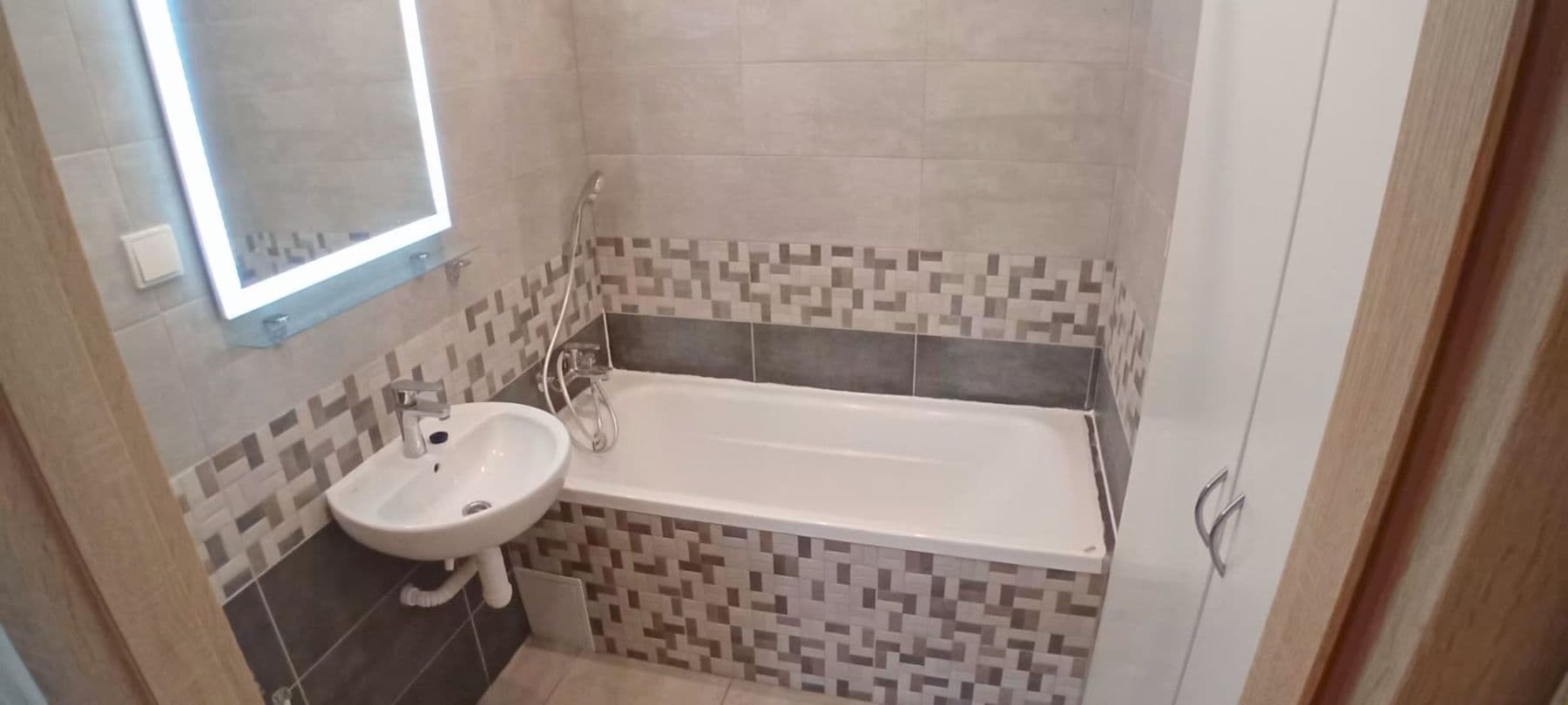 2 bedroom with open-plan kitchen flat to rent, 69 m², Čs. armády, Kladno, Středočeský Region 2 bedroom with open-plan kitchen flat to rent, 69 m², Čs. armády, Kladno, Středočeský Region