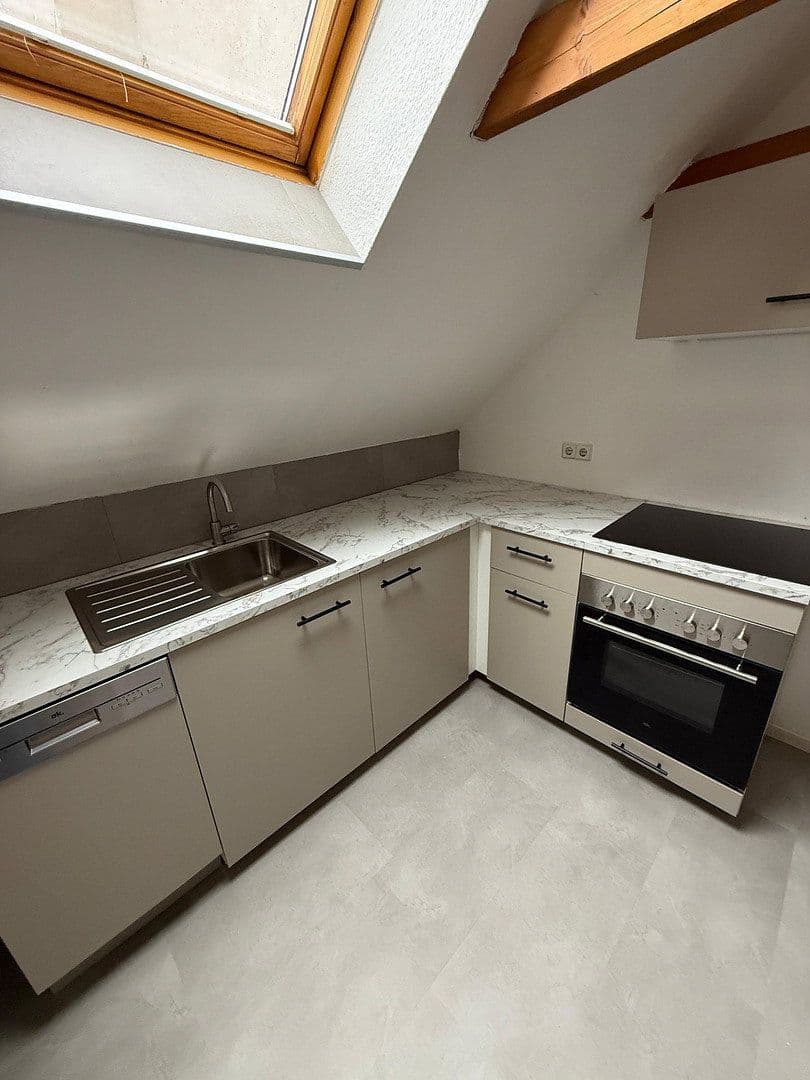 2 bedroom with open-plan kitchen flat to rent, 76 m², Neumarkt 9, Lichtenstein/Sachsen, Saxony 2 bedroom with open-plan kitchen flat to rent, 76 m², Neumarkt 9, Lichtenstein/Sachsen, Saxony