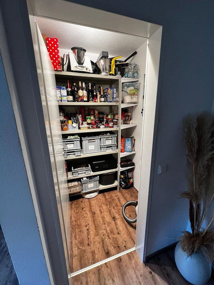 1 bedroom with open-plan kitchen flat to rent, 63 m², Tuttlingen, Baden-Württemberg 1 bedroom with open-plan kitchen flat to rent, 63 m², Tuttlingen, Baden-Württemberg