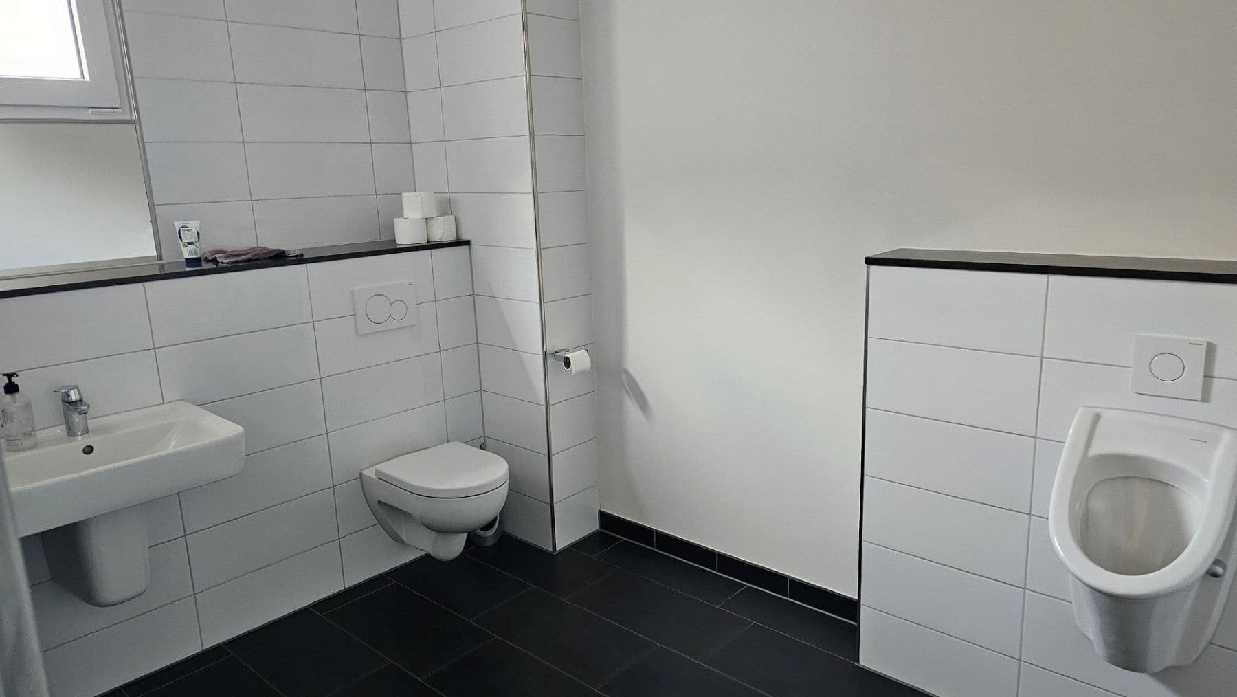 non-residential property to rent, 4,760 m², Willich, North Rhine-Westphalia non-residential property to rent, 4,760 m², Willich, North Rhine-Westphalia