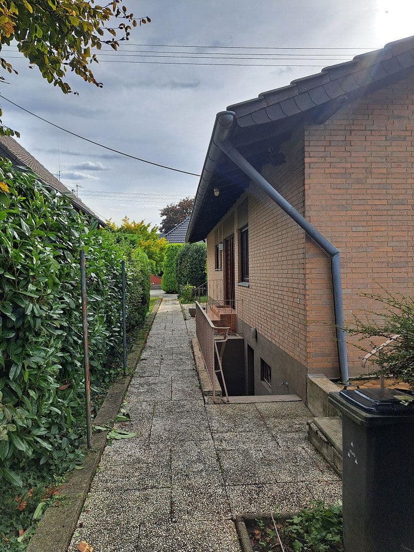 house for sale, 135 m², Niederkassel, North Rhine-Westphalia house for sale, 135 m², Niederkassel, North Rhine-Westphalia