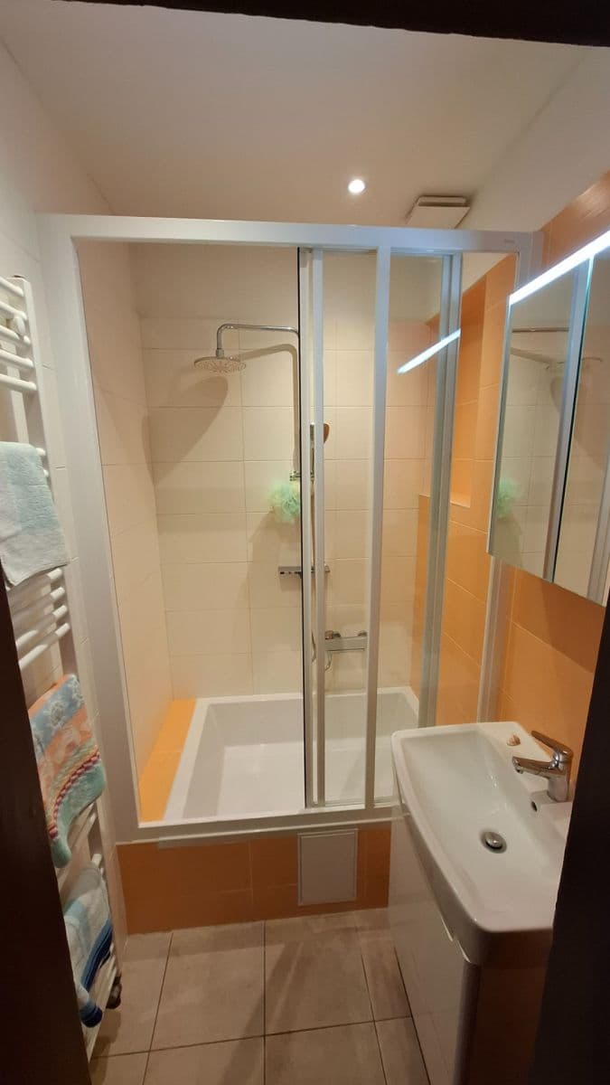 3 bedroom flat to rent, 97 m², Korunní, Prague, Prague 3 bedroom flat to rent, 97 m², Korunní, Prague, Prague