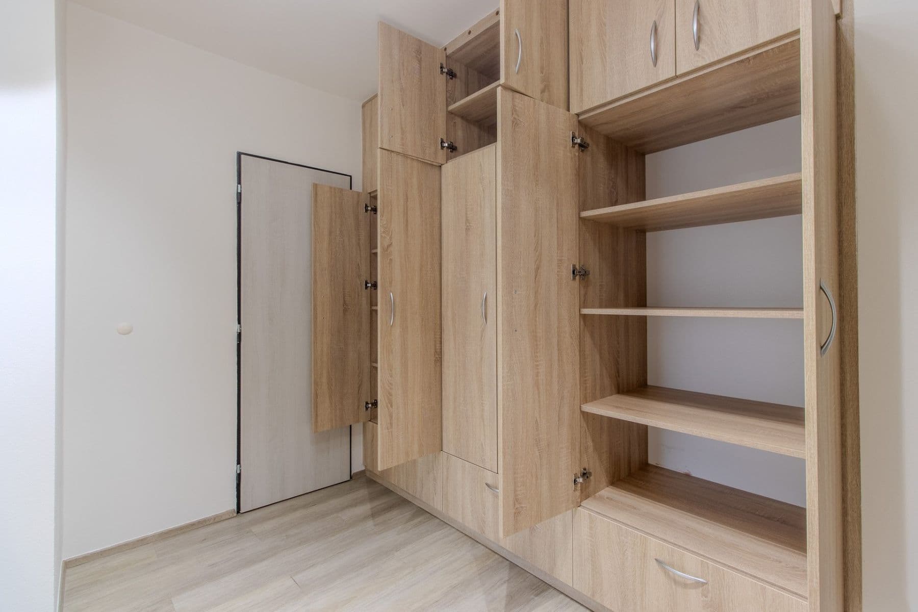 Studio flat to rent, 64 m², Nad Výšinkou, Prague, Prague Studio flat to rent, 64 m², Nad Výšinkou, Prague, Prague