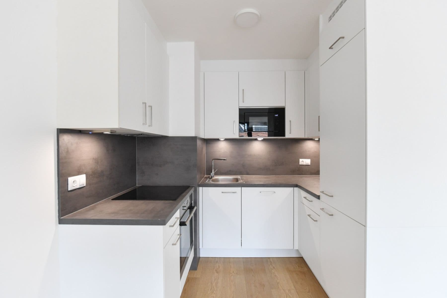 1 bedroom with open-plan kitchen flat to rent, 59 m², Michelská, Prague, Prague 1 bedroom with open-plan kitchen flat to rent, 59 m², Michelská, Prague, Prague