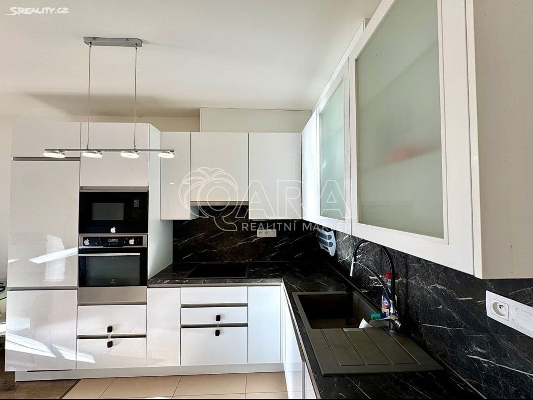 2 bedroom with open-plan kitchen flat for sale, 75 m², Škrábkových, Prague, Prague 2 bedroom with open-plan kitchen flat for sale, 75 m², Škrábkových, Prague, Prague