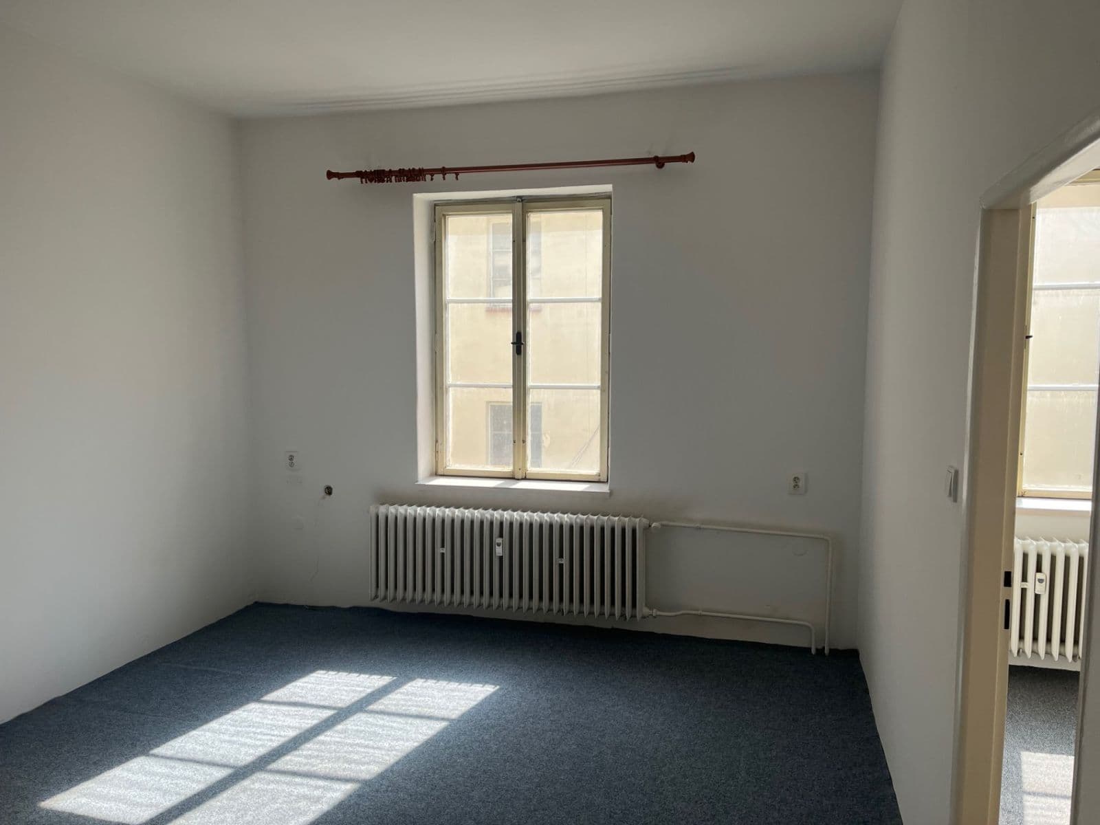 2 bedroom with open-plan kitchen flat to rent, 64 m², Pernštýnské náměstí, Pardubice, Pardubický Region 2 bedroom with open-plan kitchen flat to rent, 64 m², Pernštýnské náměstí, Pardubice, Pardubický Region