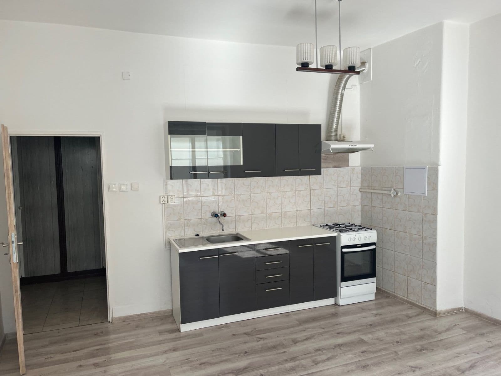 2 bedroom with open-plan kitchen flat to rent, 64 m², Pernštýnské náměstí, Pardubice, Pardubický Region 2 bedroom with open-plan kitchen flat to rent, 64 m², Pernštýnské náměstí, Pardubice, Pardubický Region