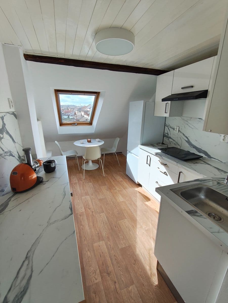 1 bedroom flat to rent, 42 m², Svojsíkova, Kladno, Středočeský Region 1 bedroom flat to rent, 42 m², Svojsíkova, Kladno, Středočeský Region