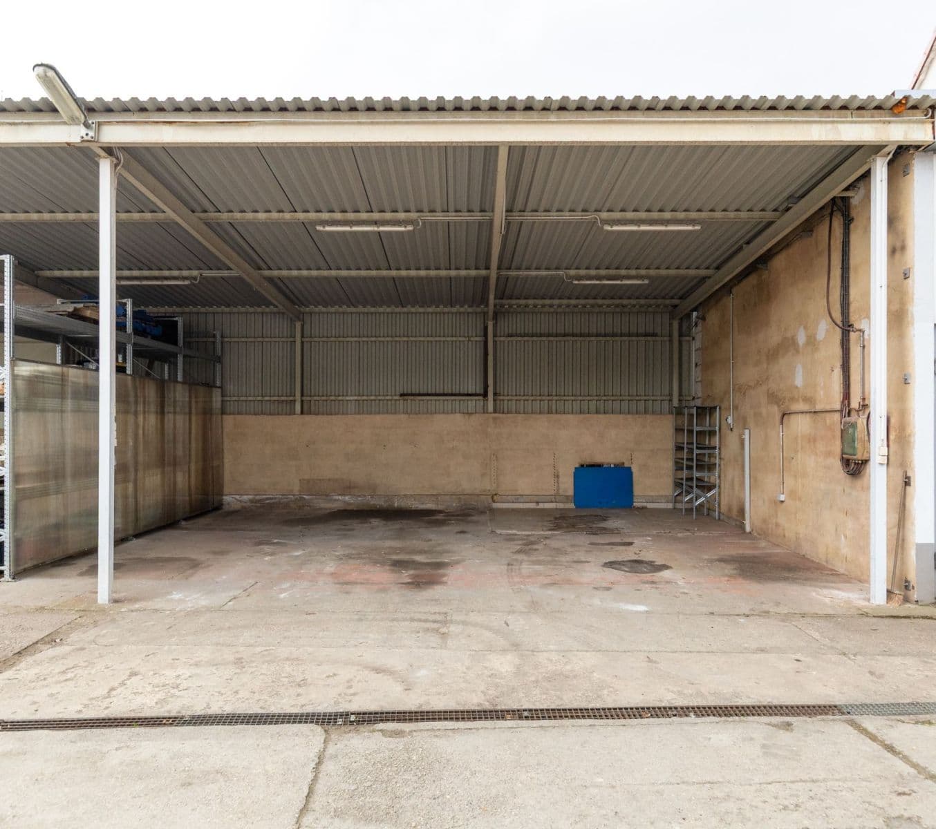 non-residential property to rent, 700 m², Dnešice, Plzeňský Region non-residential property to rent, 700 m², Dnešice, Plzeňský Region