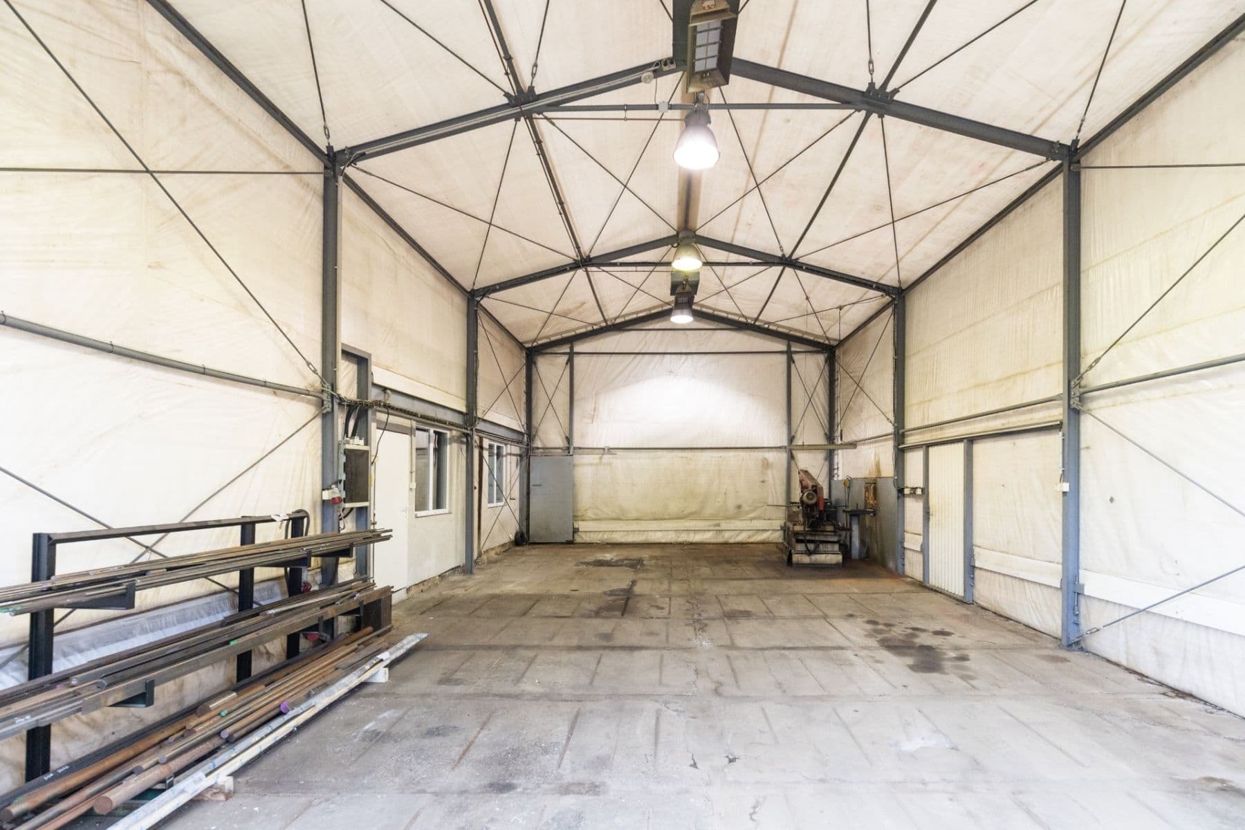 non-residential property to rent, 700 m², Dnešice, Plzeňský Region non-residential property to rent, 700 m², Dnešice, Plzeňský Region