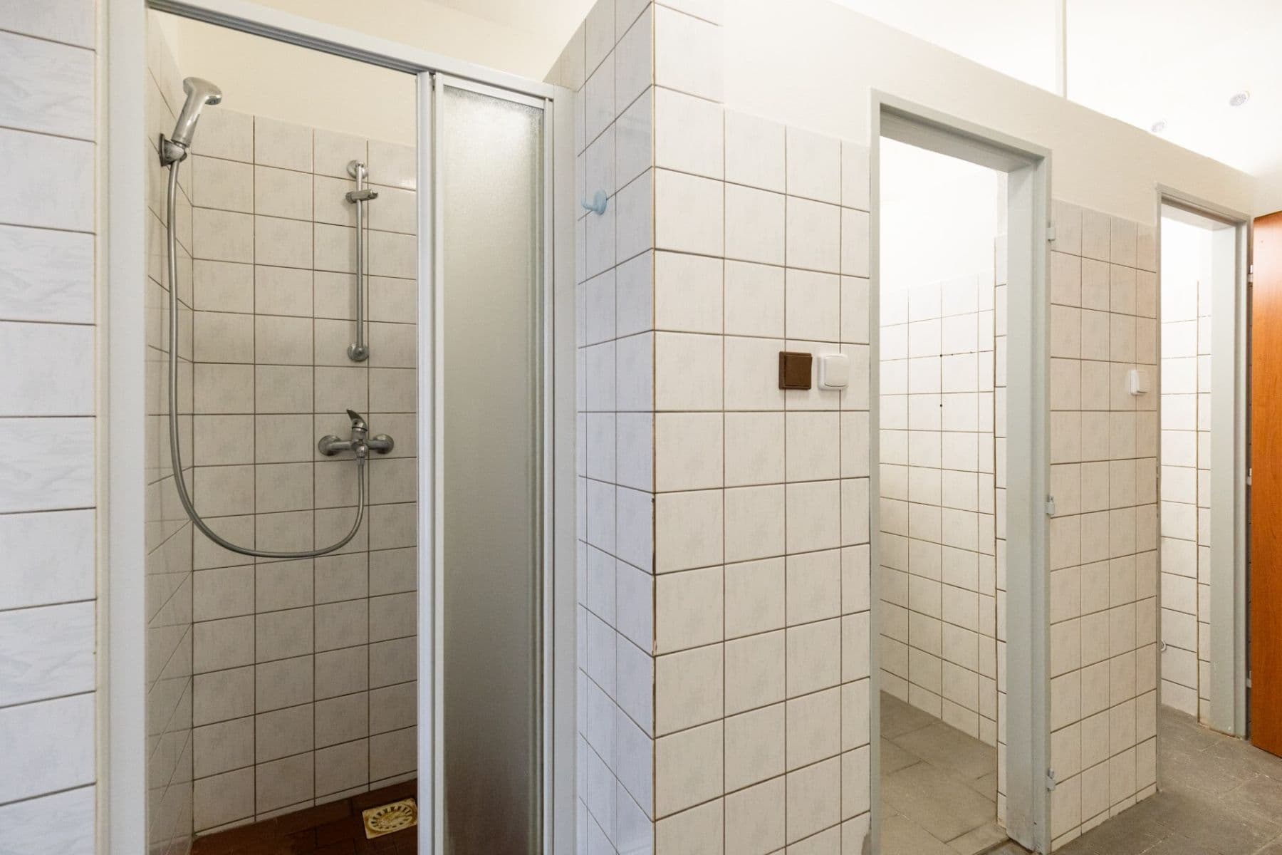 non-residential property to rent, 700 m², Dnešice, Plzeňský Region non-residential property to rent, 700 m², Dnešice, Plzeňský Region