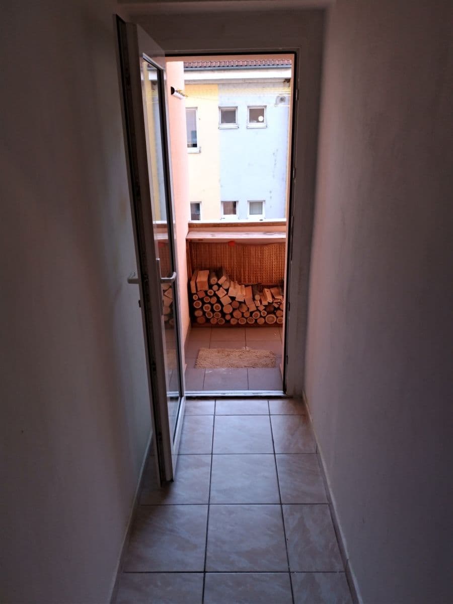 1 bedroom with open-plan kitchen flat to rent, 59 m², třída T. G. Masaryka, Roudnice nad Labem, Ústecký Region 1 bedroom with open-plan kitchen flat to rent, 59 m², třída T. G. Masaryka, Roudnice nad Labem, Ústecký Region