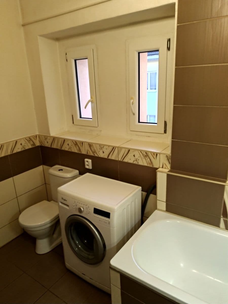 1 bedroom with open-plan kitchen flat to rent, 59 m², třída T. G. Masaryka, Roudnice nad Labem, Ústecký Region 1 bedroom with open-plan kitchen flat to rent, 59 m², třída T. G. Masaryka, Roudnice nad Labem, Ústecký Region