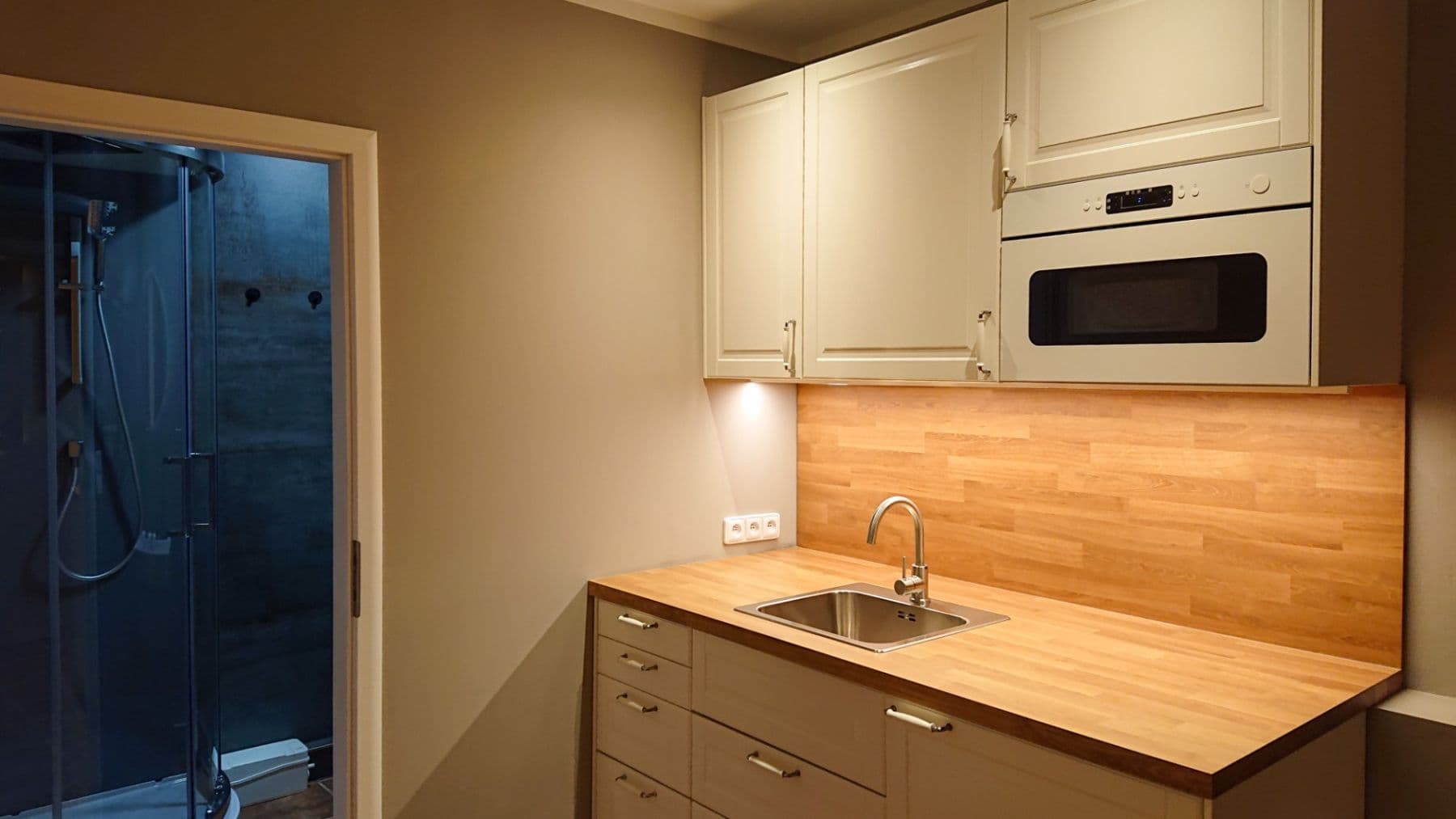 Studio flat for sale, 22 m², Felklova, Roztoky, Středočeský Region Studio flat for sale, 22 m², Felklova, Roztoky, Středočeský Region