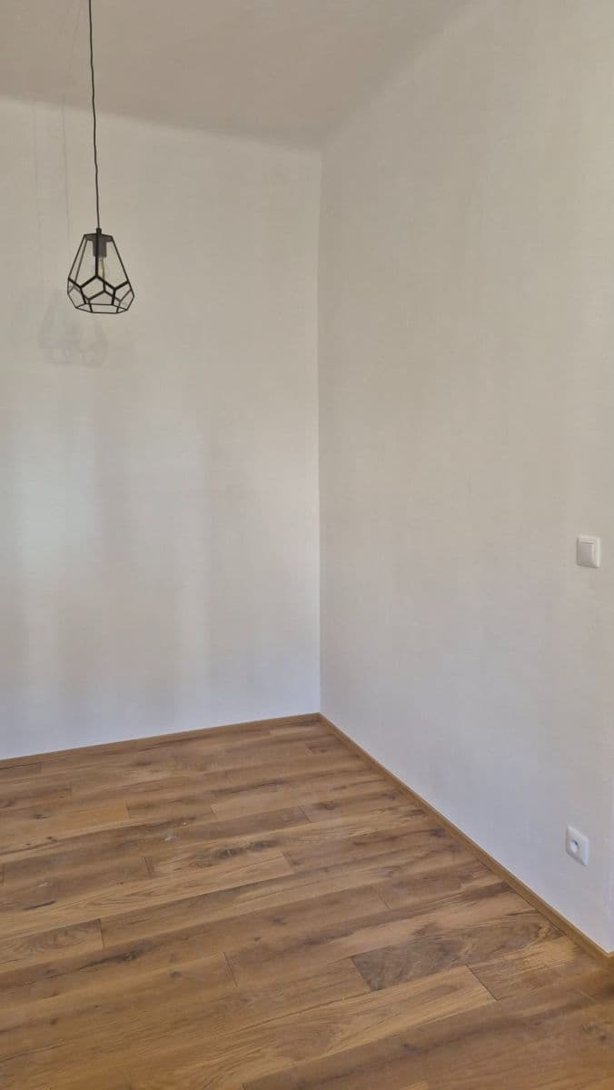 Studio flat to rent, 27 m², Bělehradská, Prague, Prague Studio flat to rent, 27 m², Bělehradská, Prague, Prague