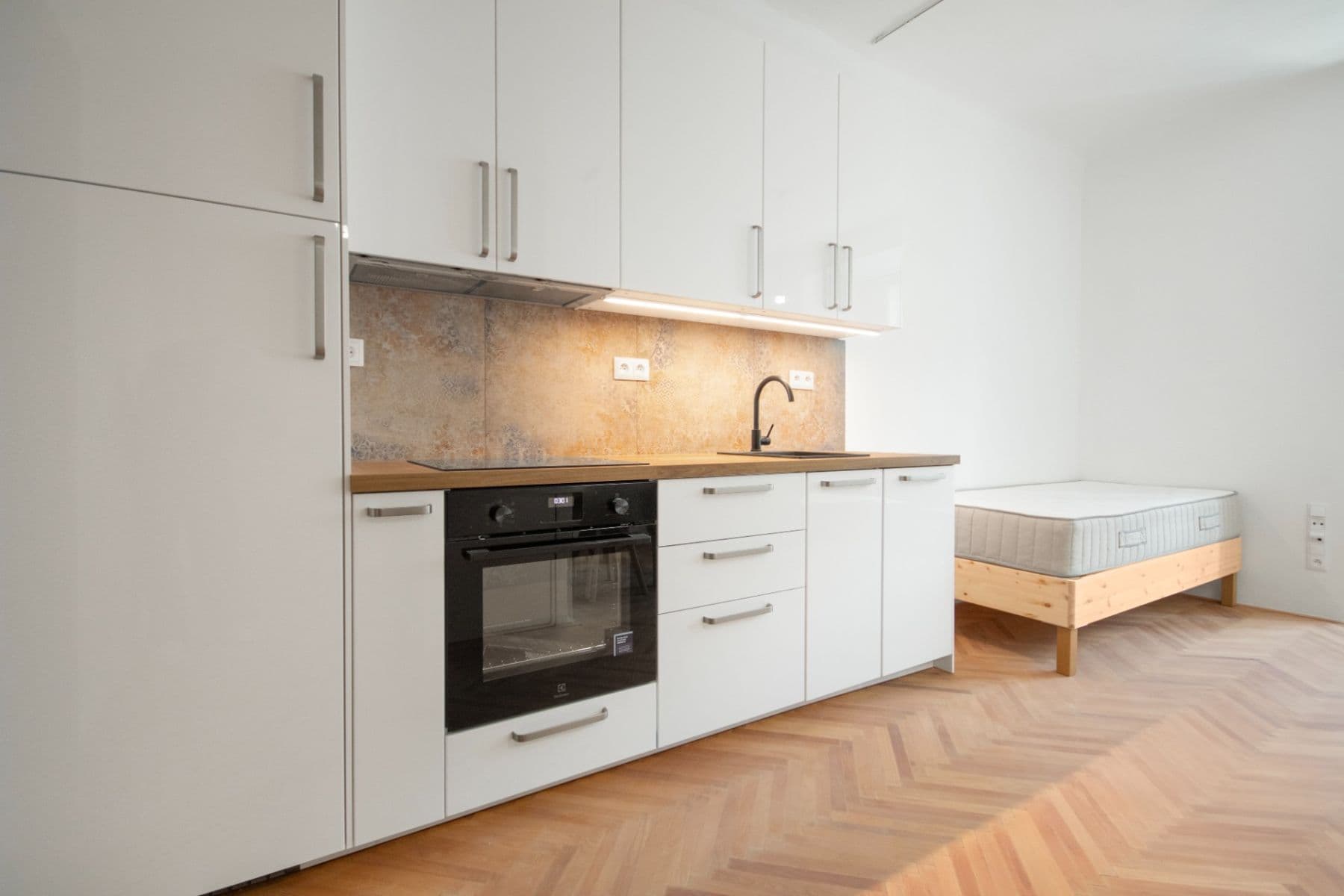 Studio flat to rent, 27 m², Bělehradská, Prague, Prague Studio flat to rent, 27 m², Bělehradská, Prague, Prague