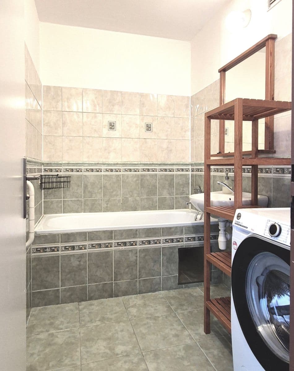 3 bedroom flat to rent, 68 m², Šiškova, Prague, Prague 3 bedroom flat to rent, 68 m², Šiškova, Prague, Prague