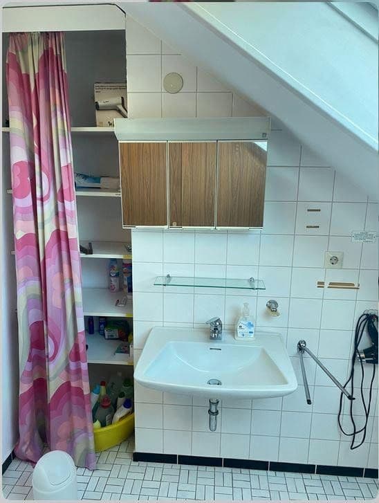 1 bedroom with open-plan kitchen flat to rent, 85 m², Feldbergstr. 1, Keltern, Baden-Württemberg 1 bedroom with open-plan kitchen flat to rent, 85 m², Feldbergstr. 1, Keltern, Baden-Württemberg