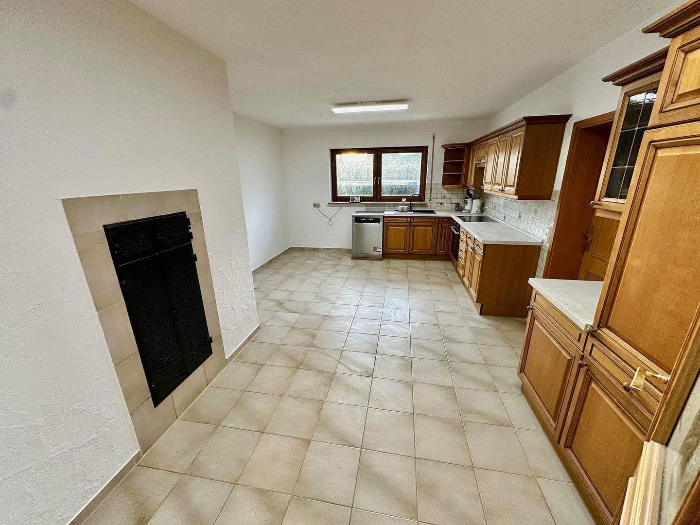 2 bedroom with open-plan kitchen flat to rent, 150 m², Aichtal, Baden-Württemberg 2 bedroom with open-plan kitchen flat to rent, 150 m², Aichtal, Baden-Württemberg